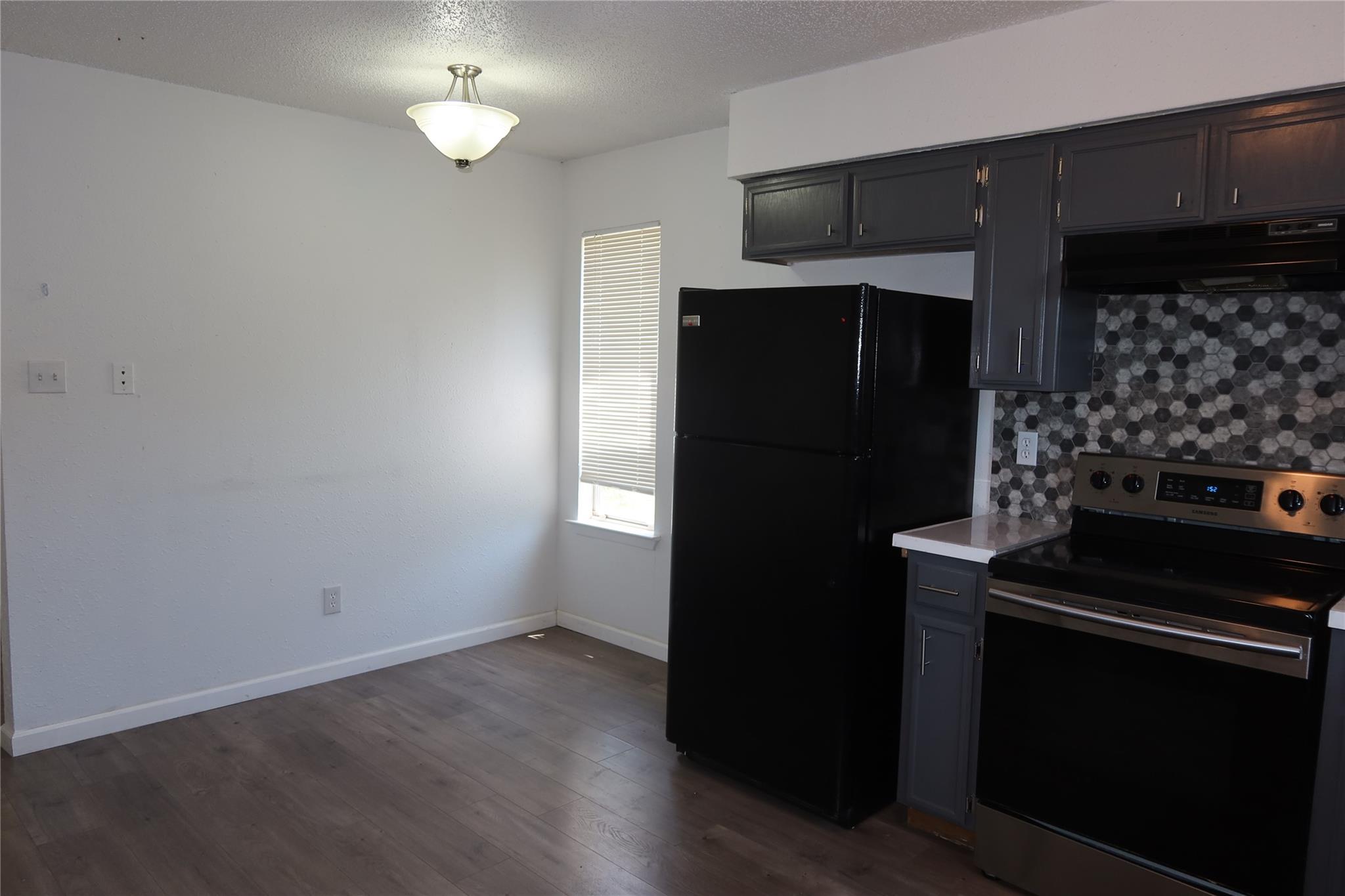 6914 Rifle Bnd #a Property Photo 7