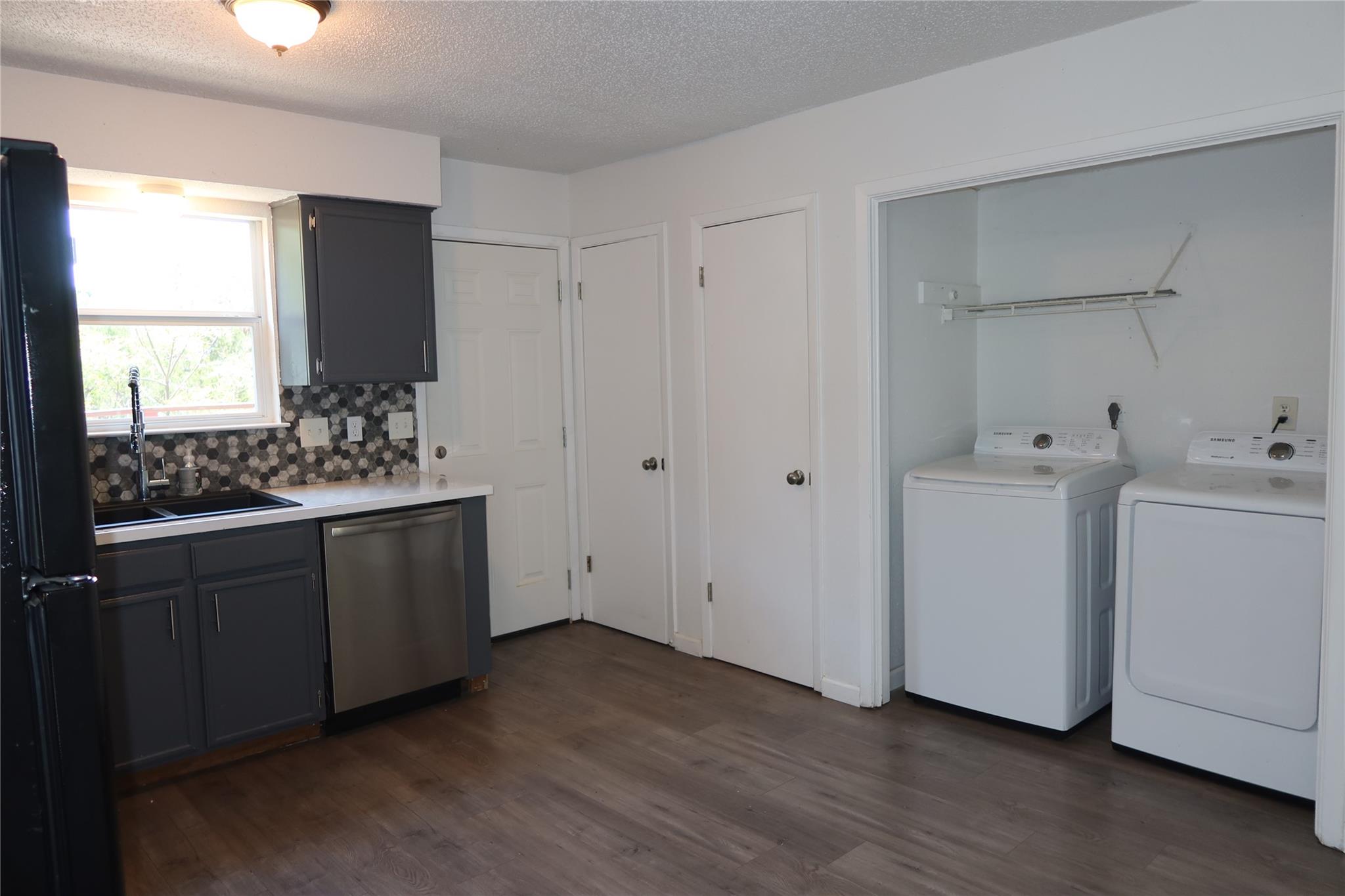 6914 Rifle Bnd #a Property Photo 9