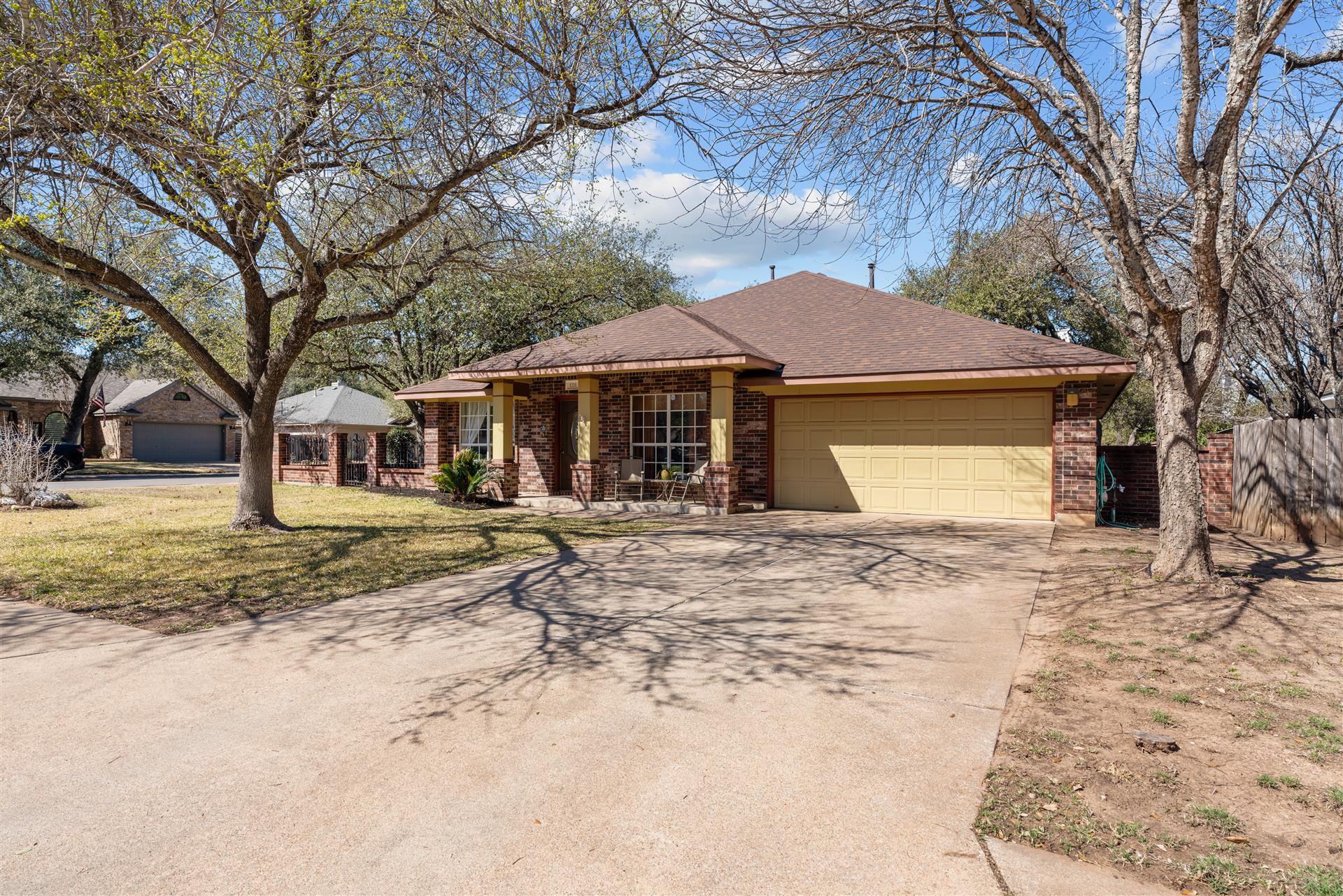 1211 Sugarberry Dr Property Photo 3