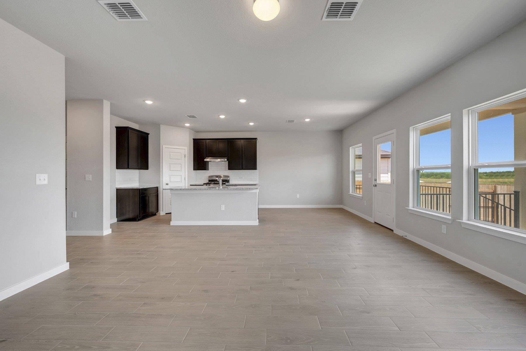 10104 Majestic Hawk Way Property Photo 11