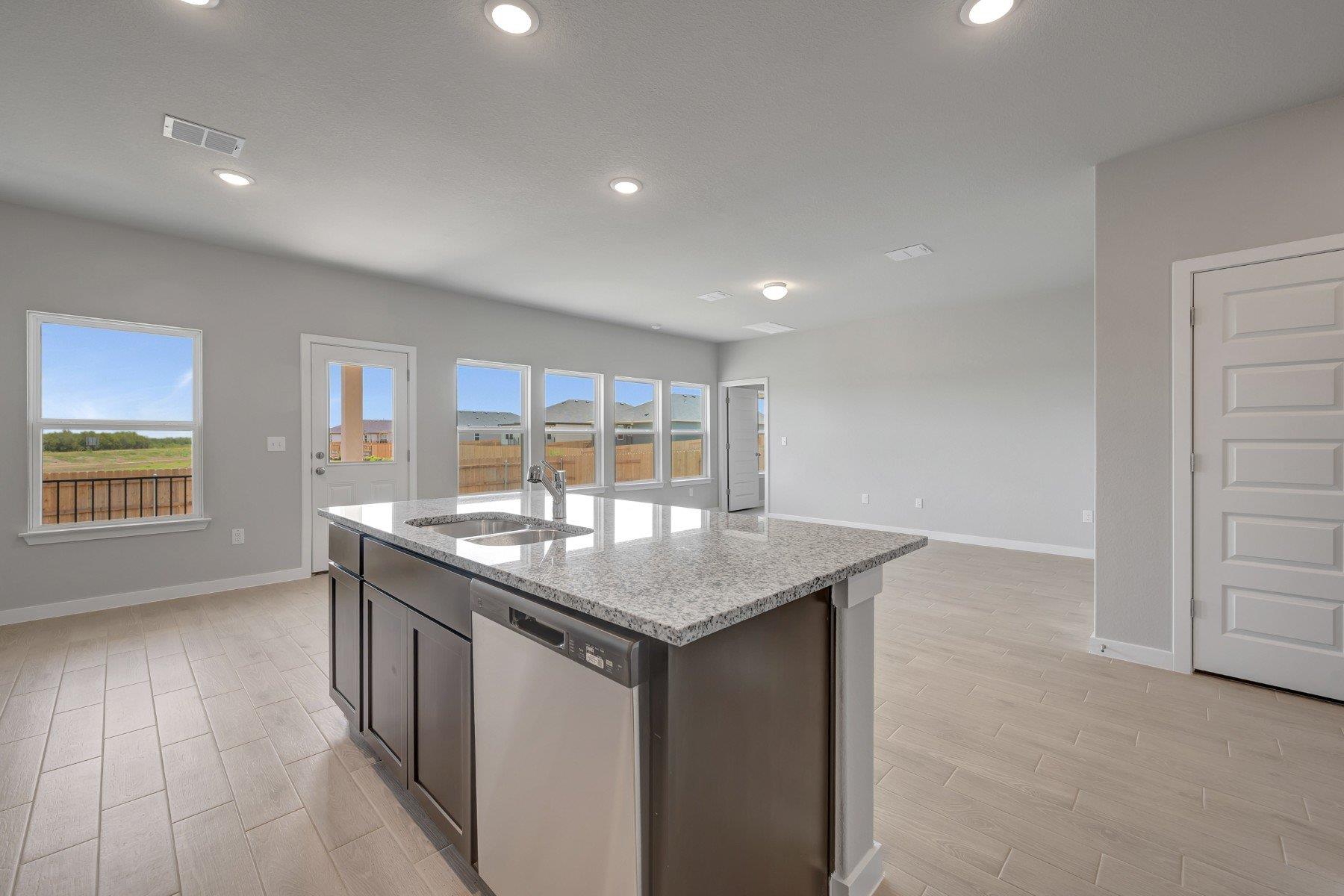 10104 Majestic Hawk Way Property Photo 12
