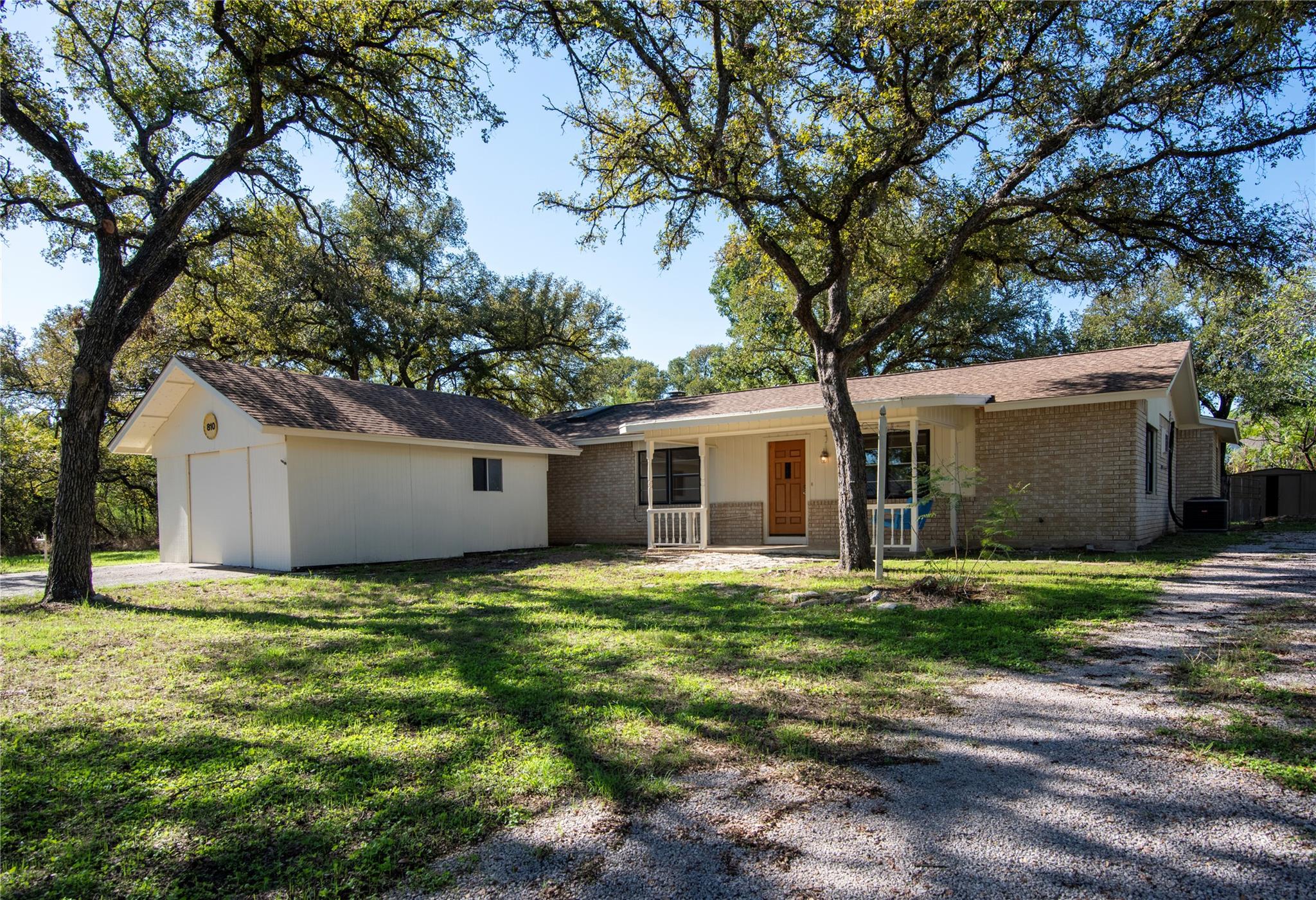 810 Woodland Hills Dr Property Photo 1
