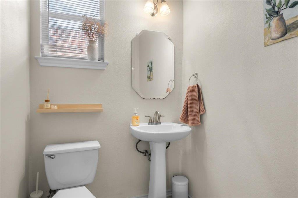 8024 Whitworth Ln Property Photo 23