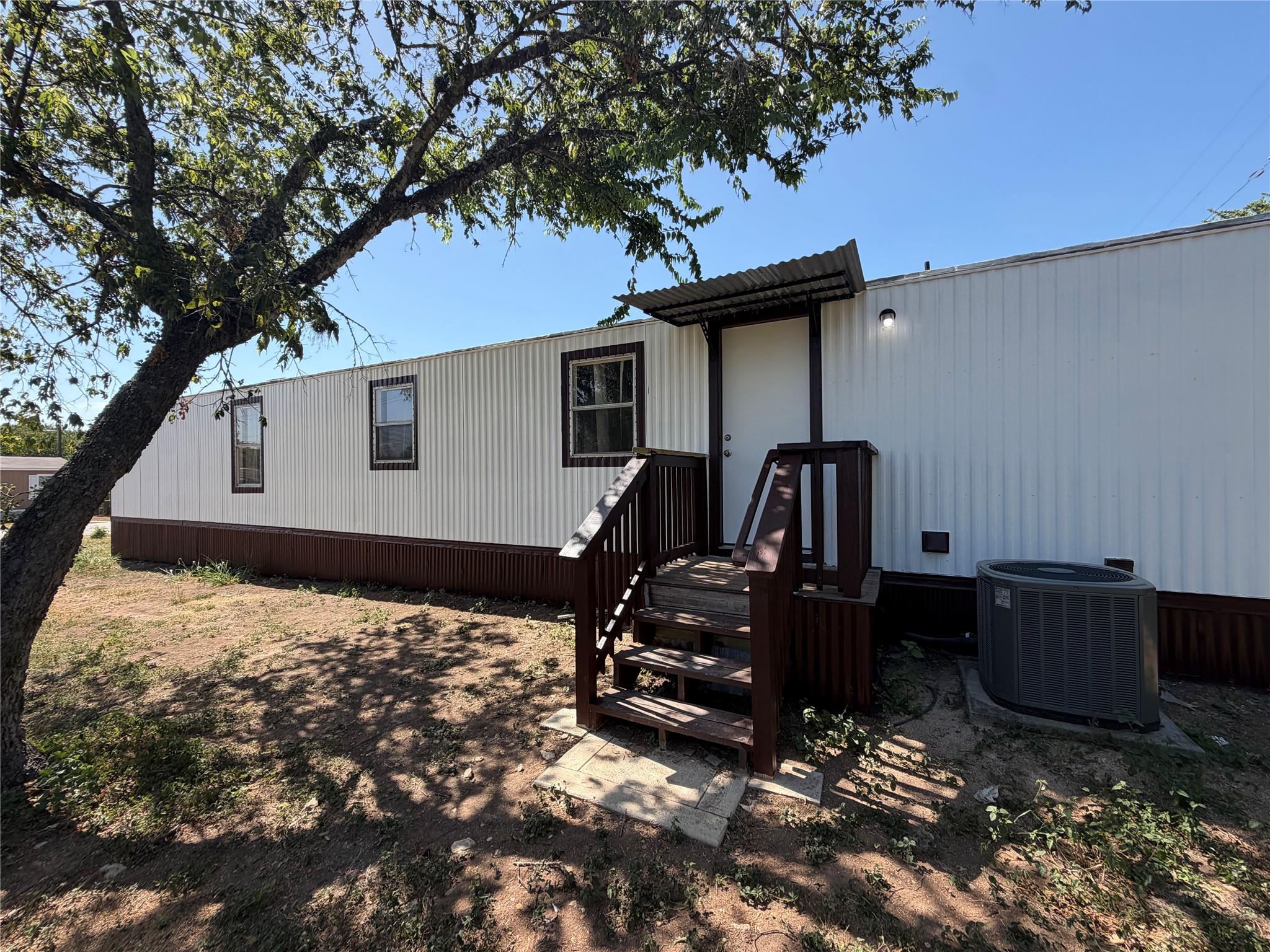 104 Castillo St Property Photo 3