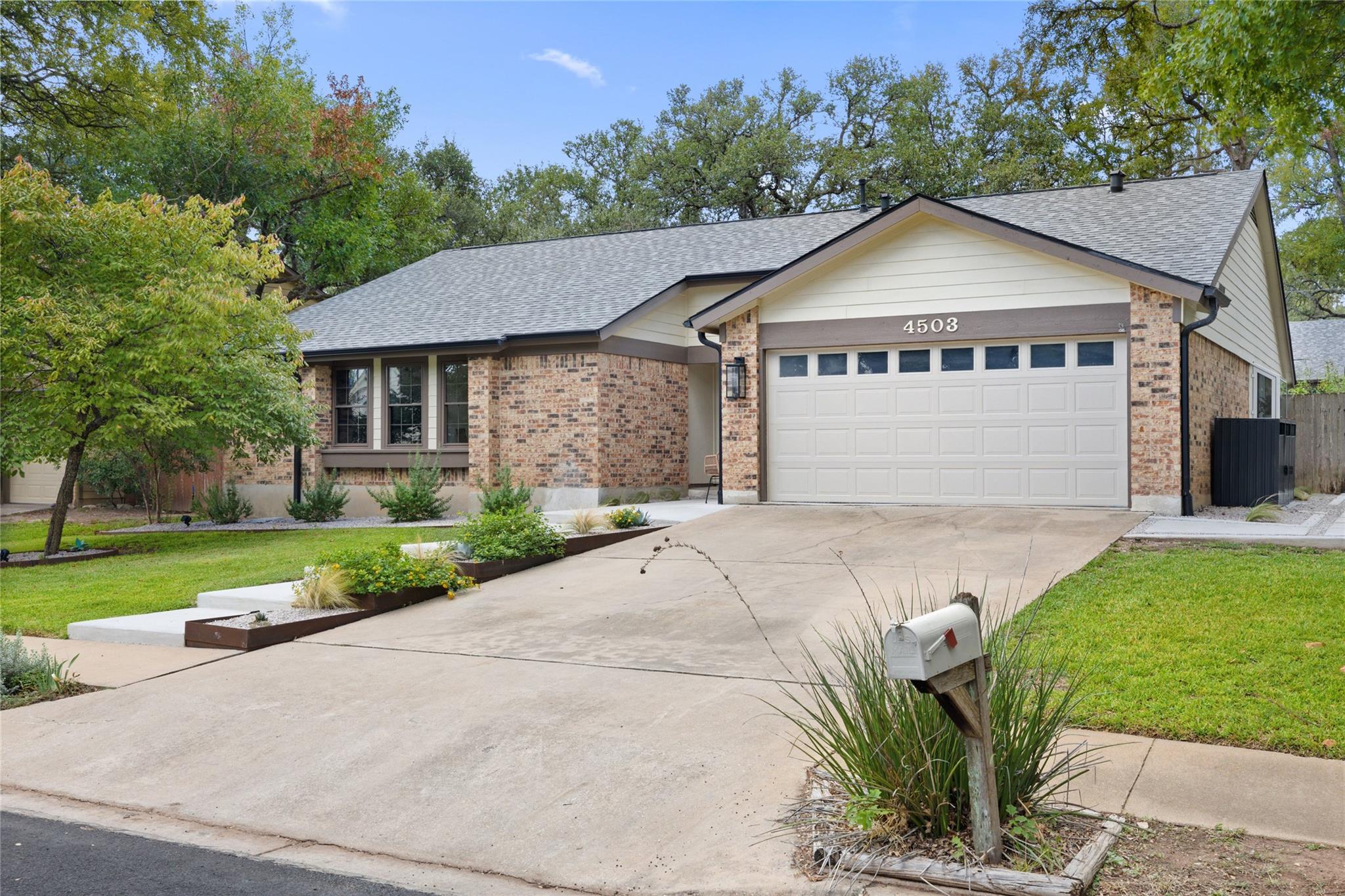 4503 Bridlewood Dr Property Photo 3