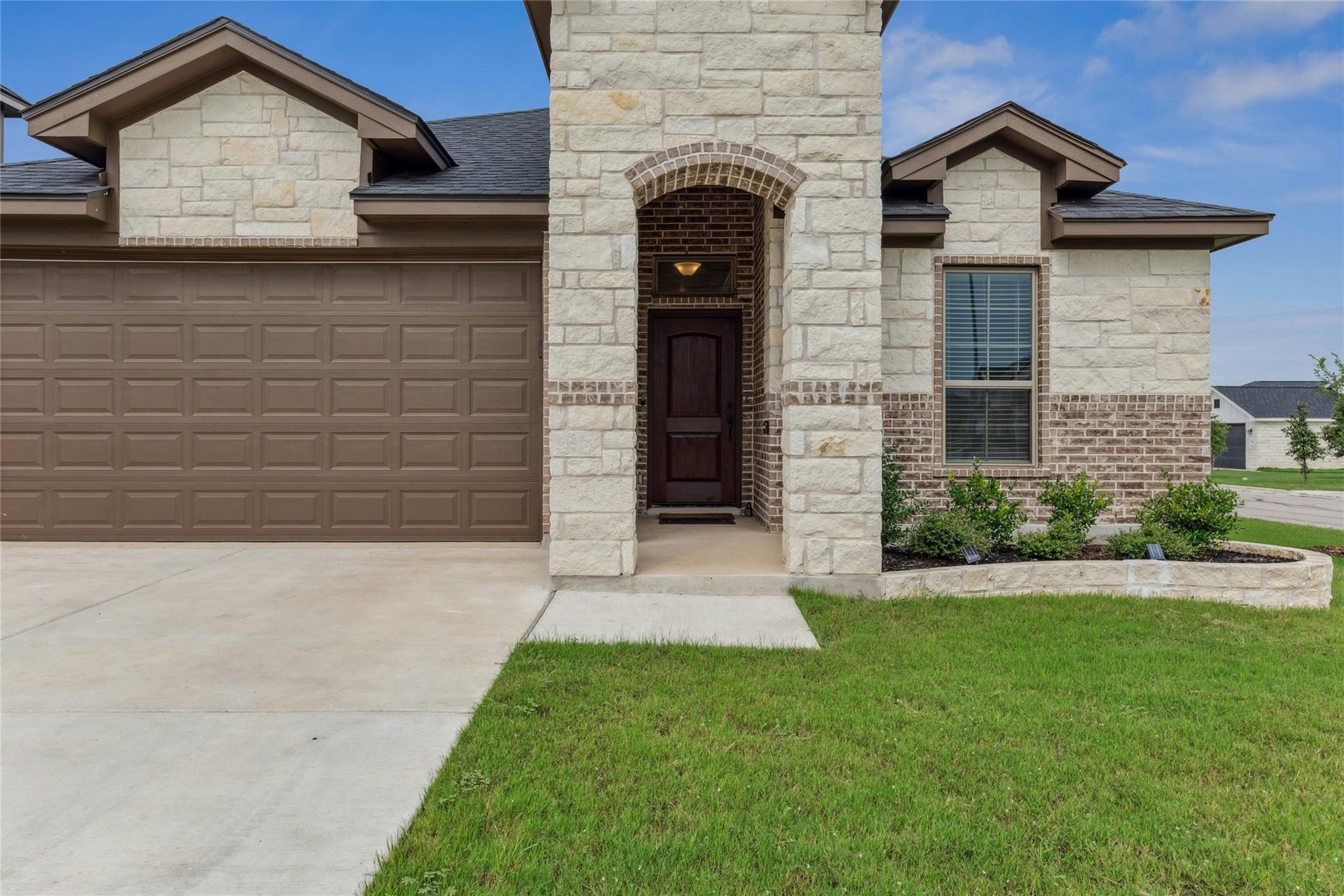 500 Seabiscuit Dr Property Photo 1