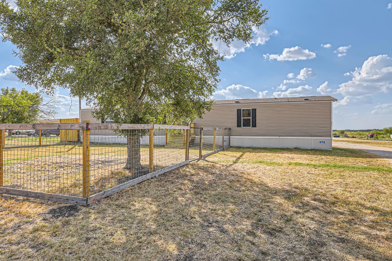 517 Crossroads Dr Property Photo 5