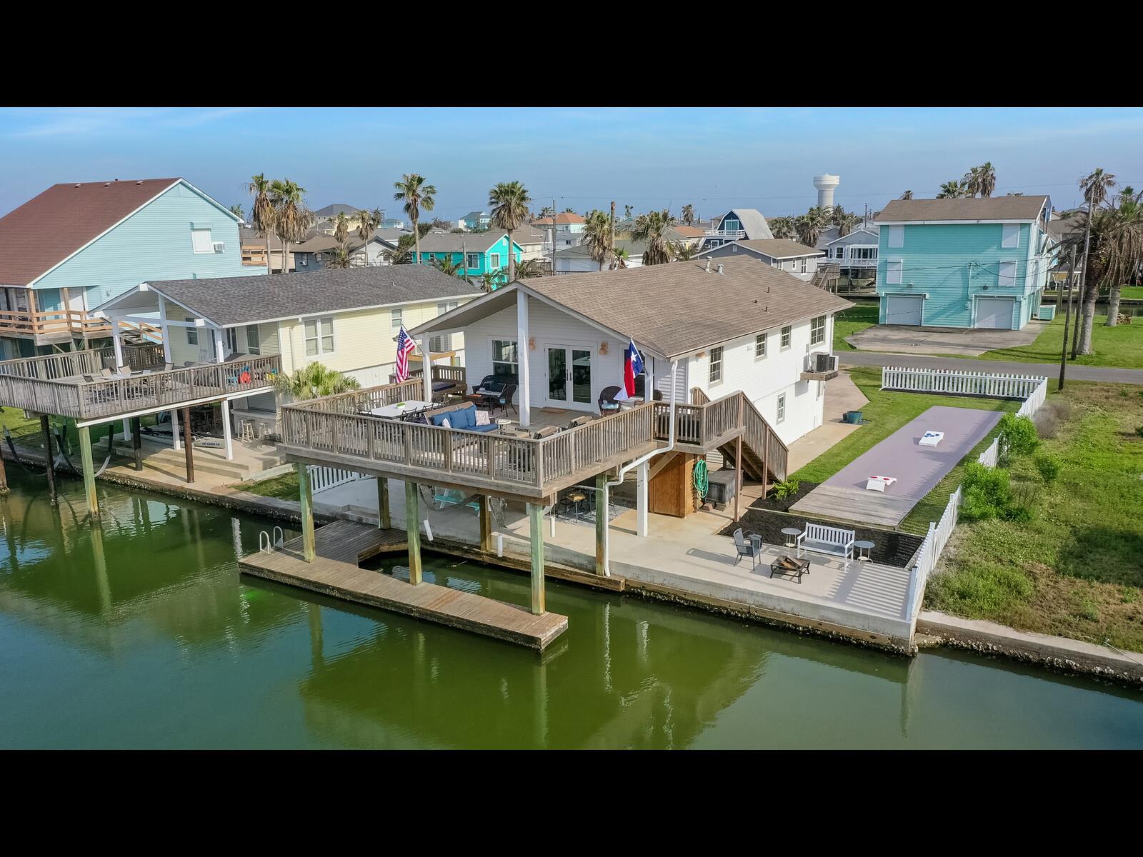 16618 Bahama Way Property Photo 1