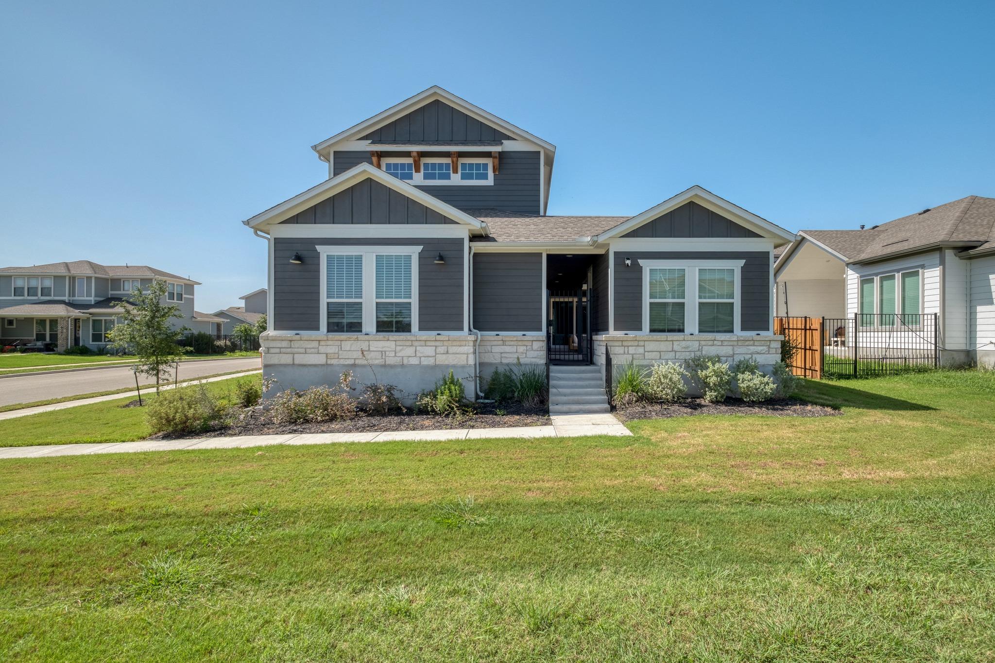 8804 Spire Vw Property Photo 1