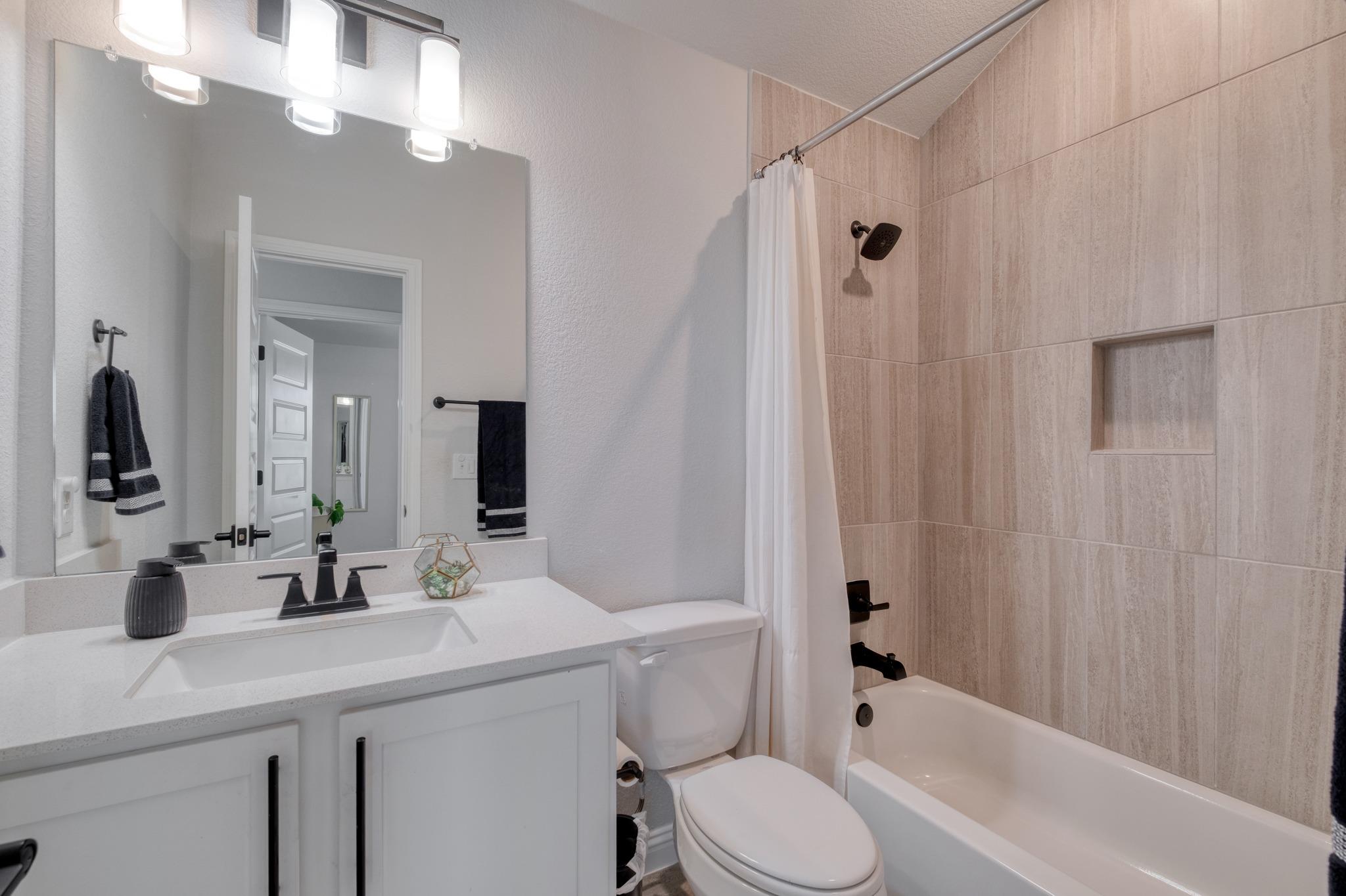 8804 Spire Vw Property Photo 18