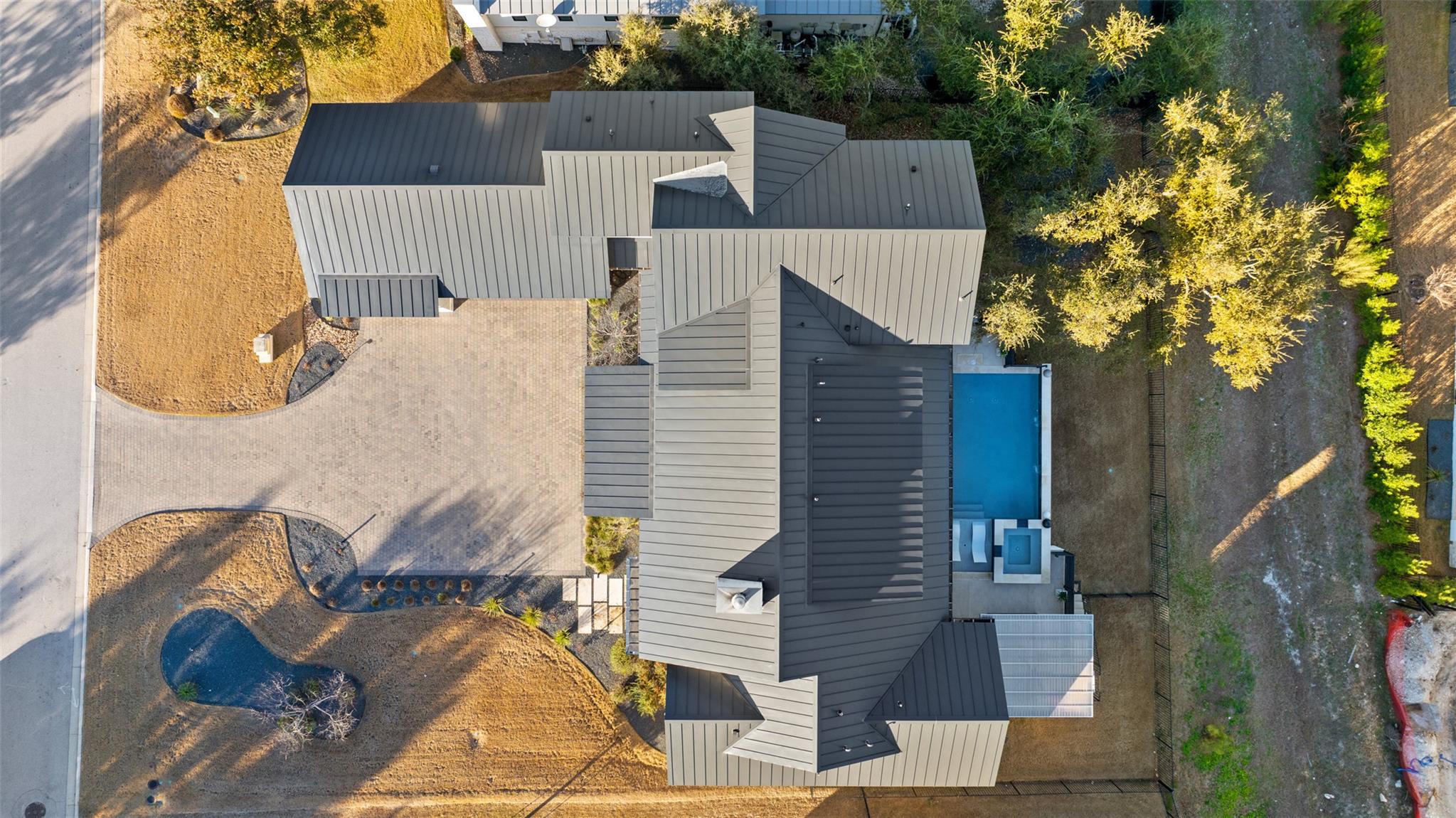 408 Bowcross Pt Property Photo 4