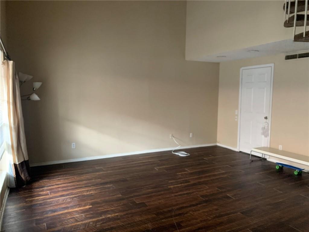 2401 Leon St #310 Property Photo 12