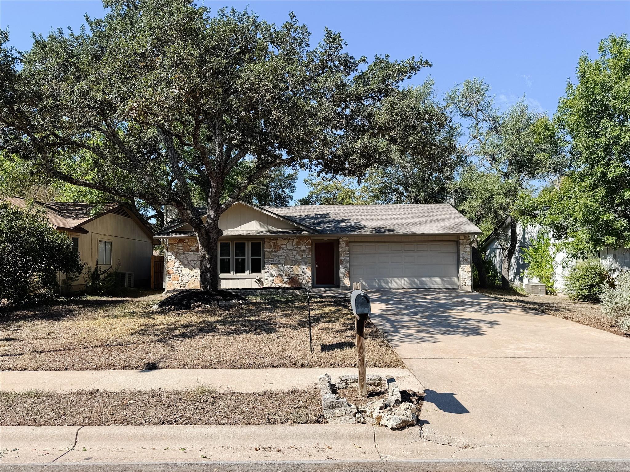 11910 Stout Oak Trl Property Photo 2