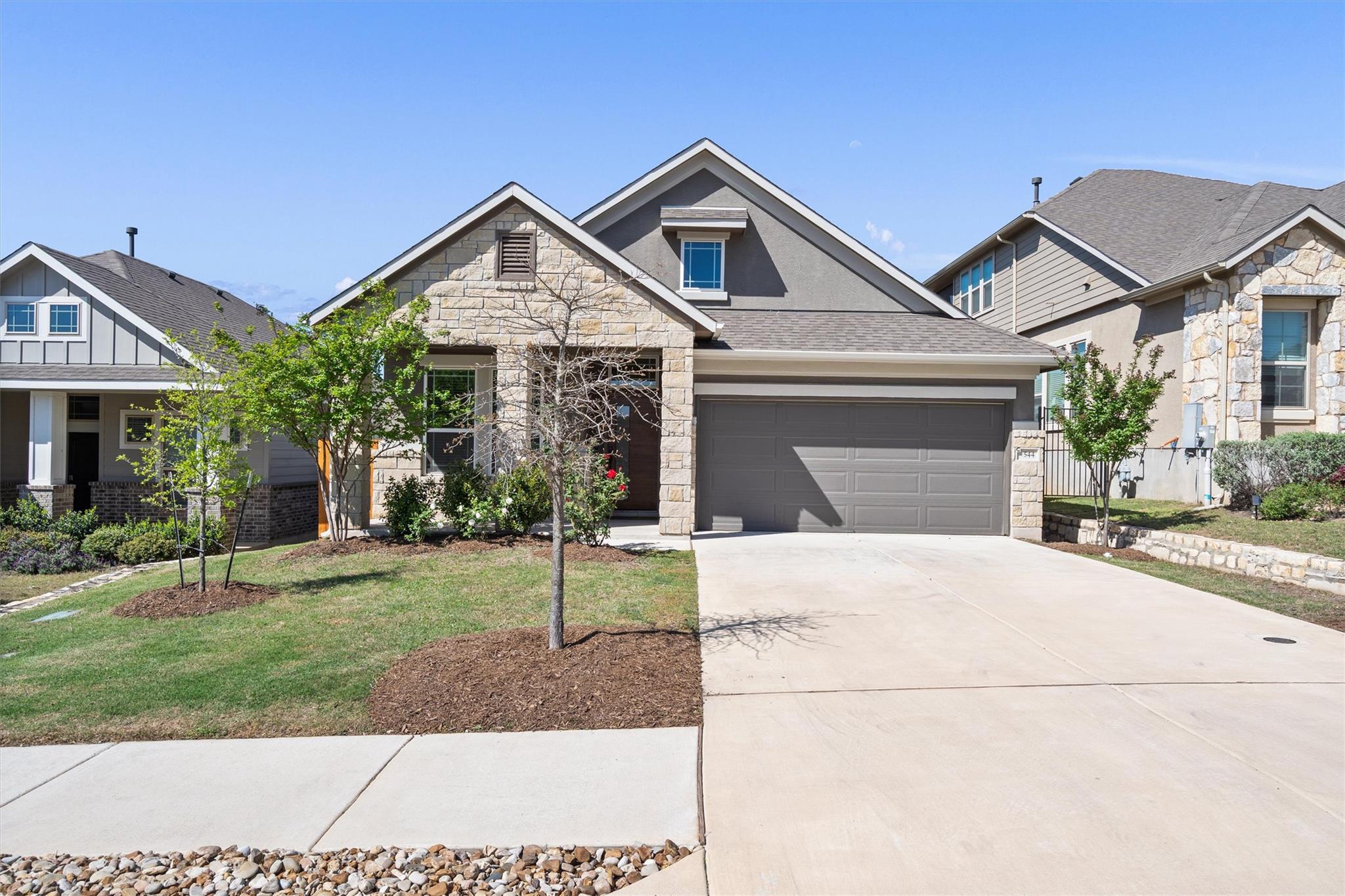 544 Saturnia Dr Property Photo 1