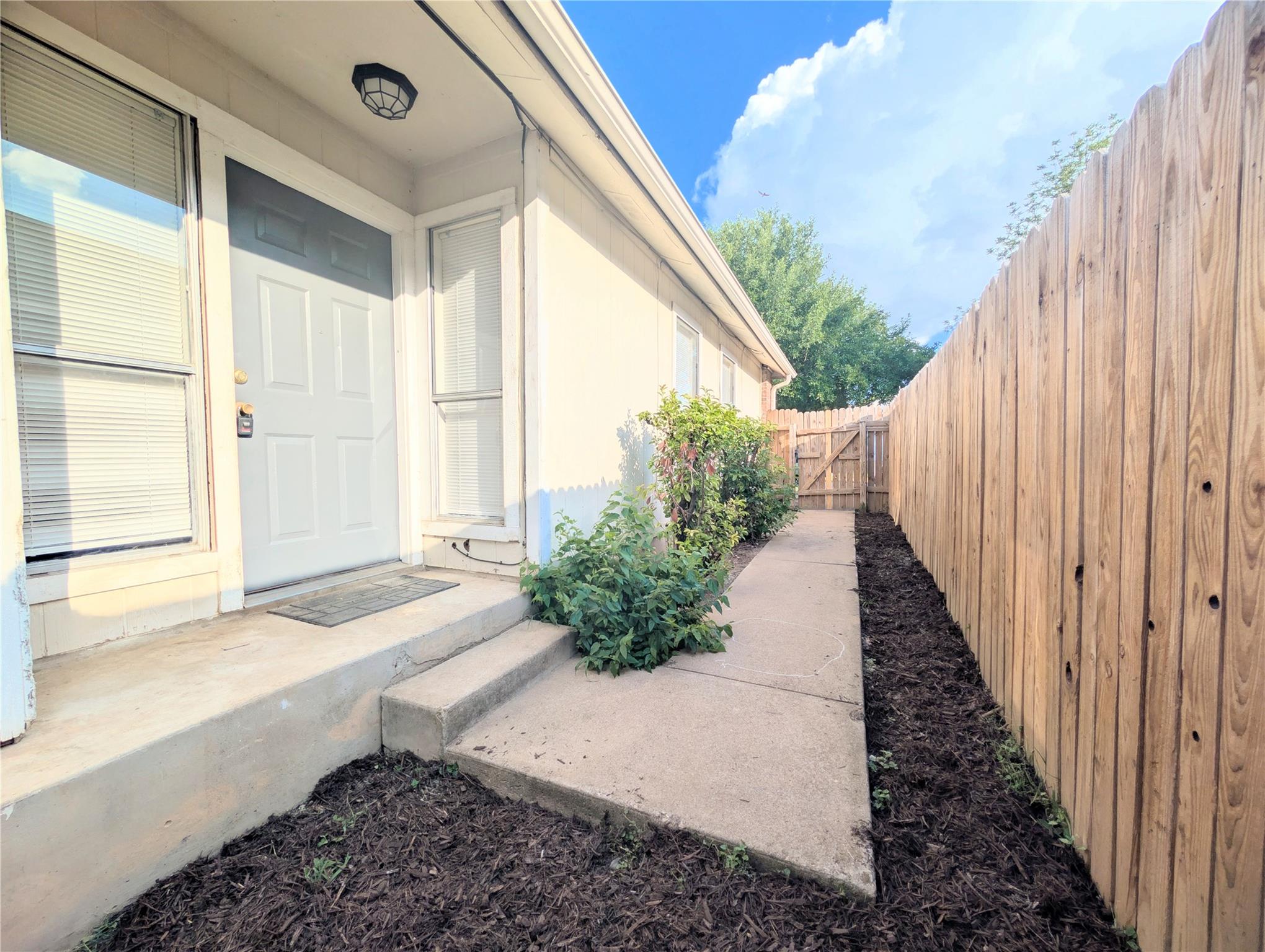 2016 Redwing Way Property Photo 2