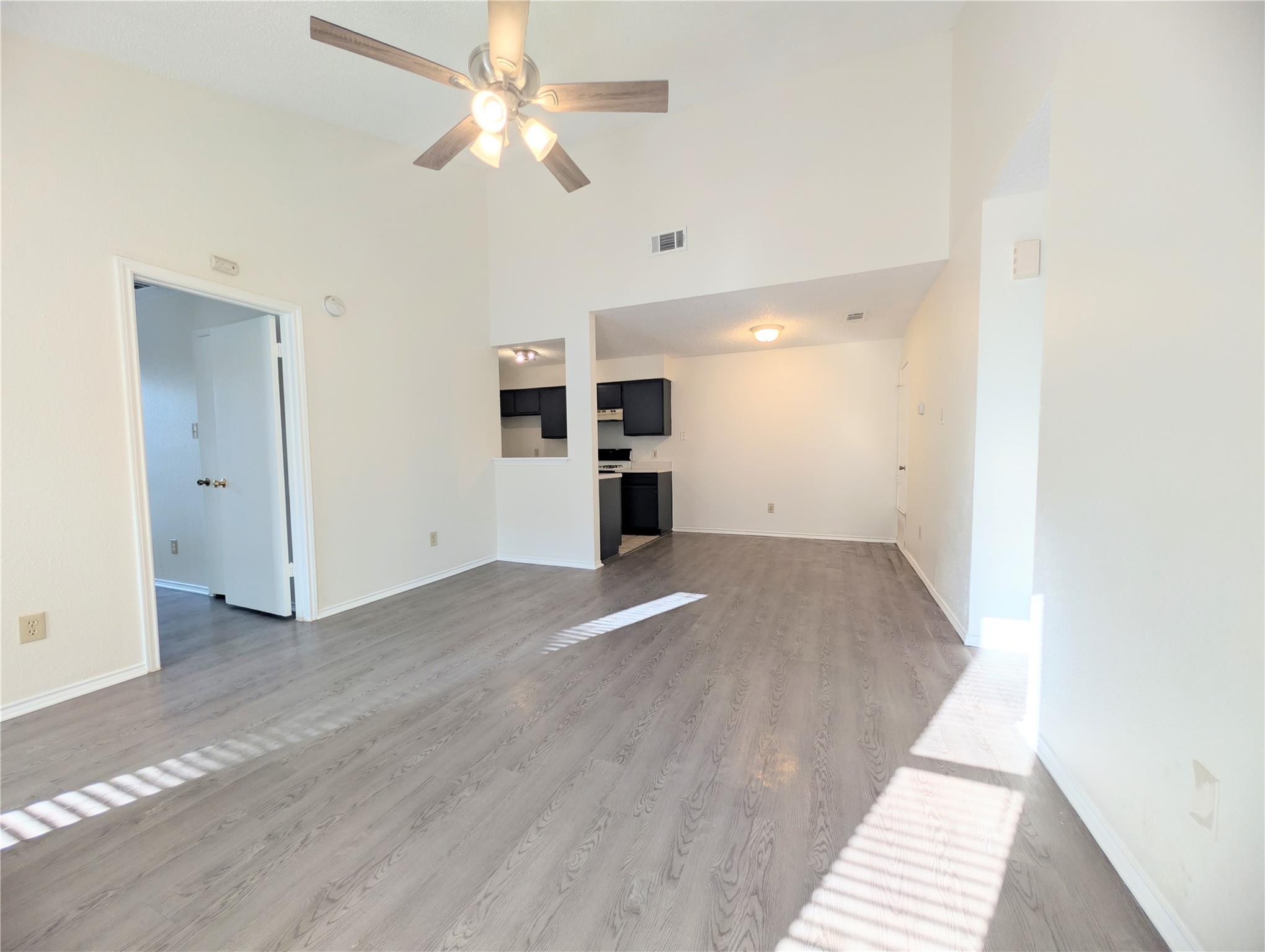 2016 Redwing Way Property Photo 3
