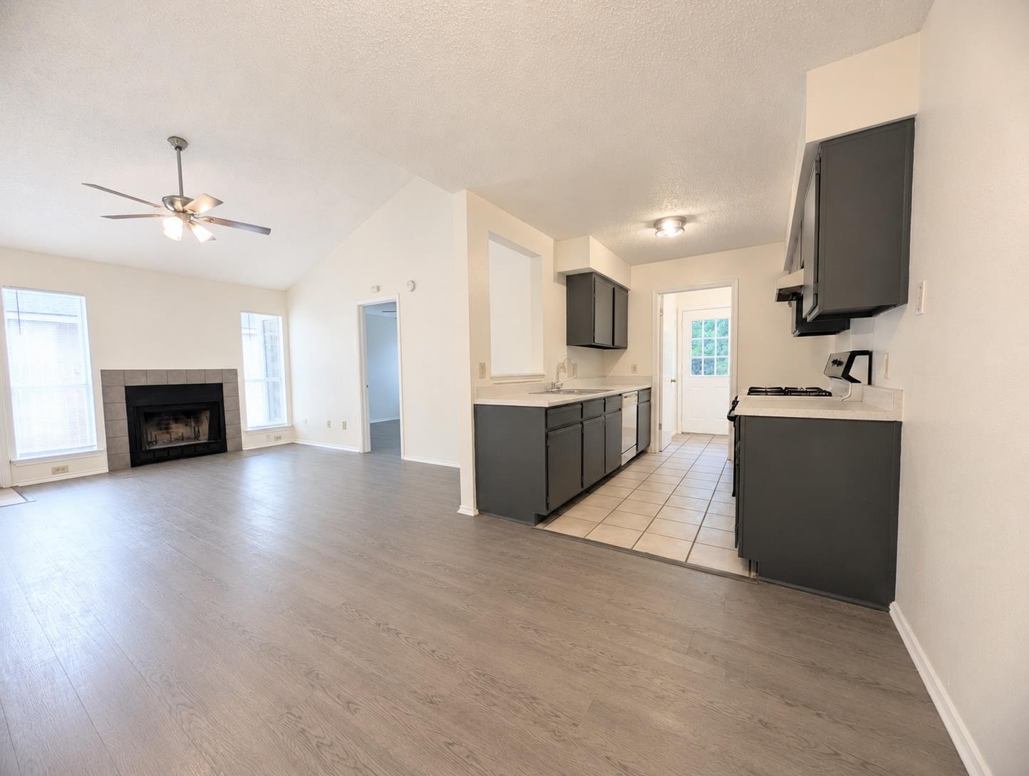 2016 Redwing Way Property Photo 5