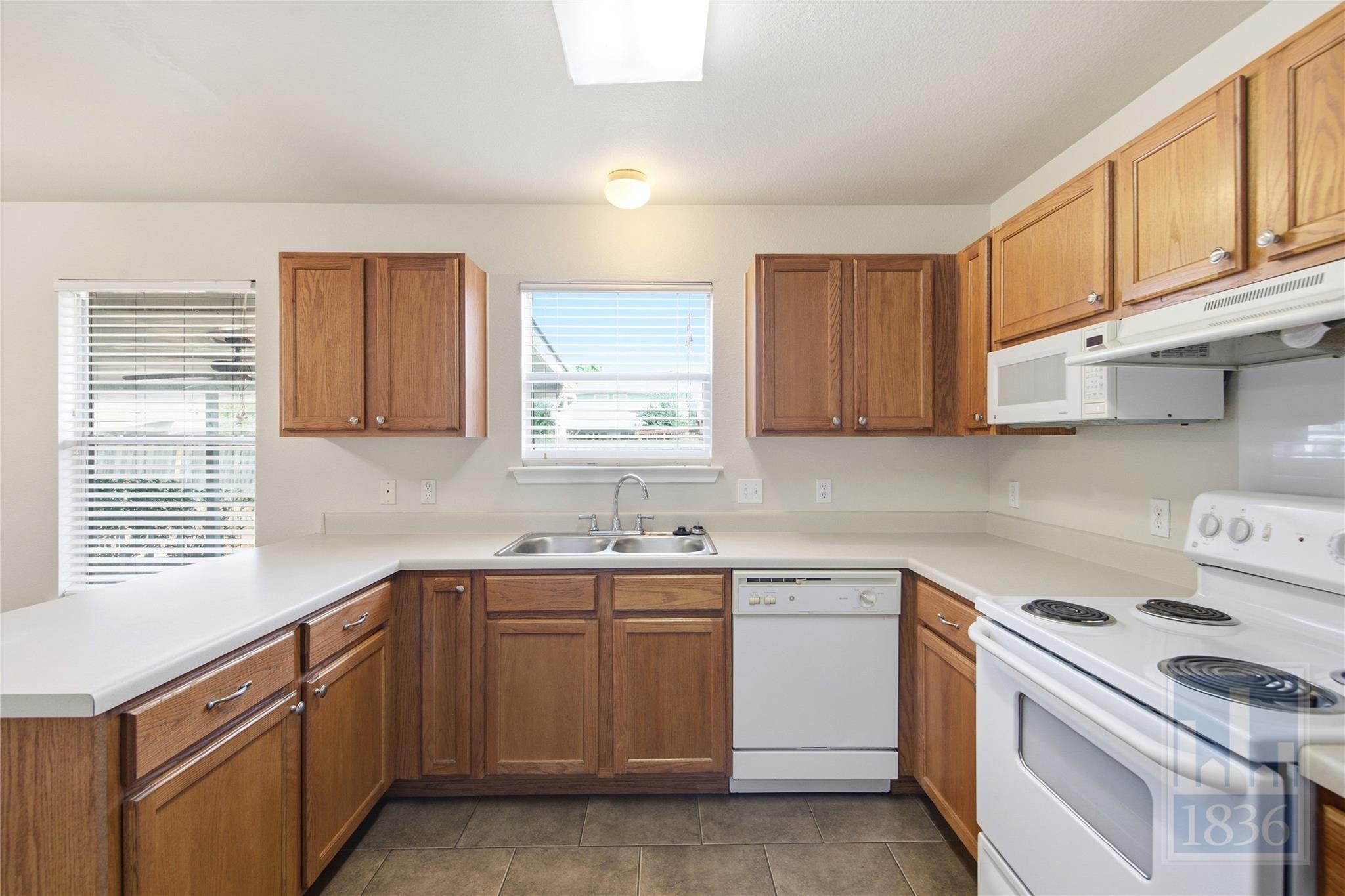 226 Wegstrom St Property Photo 3
