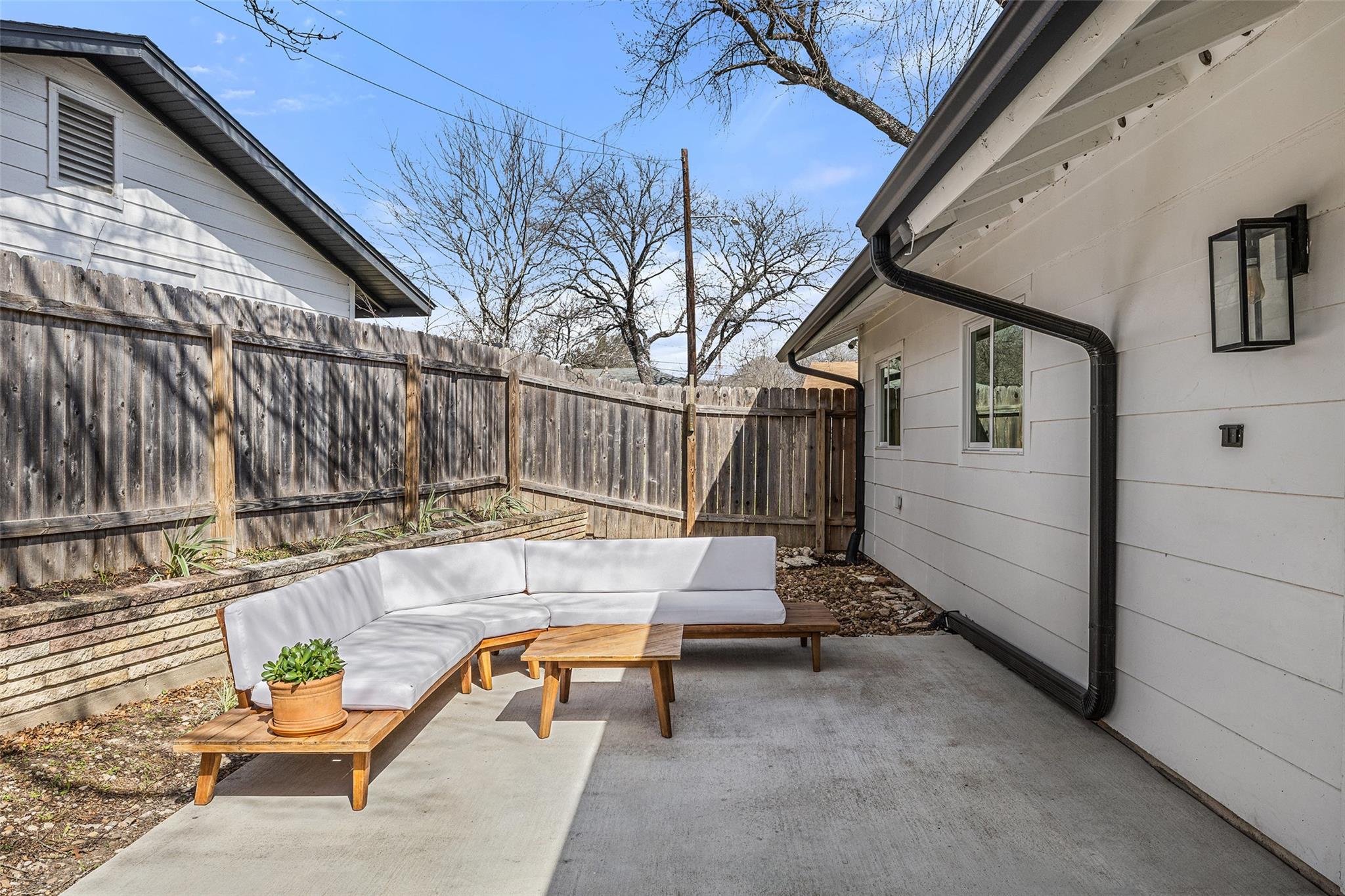 5204 Basswood Ln Property Photo 14