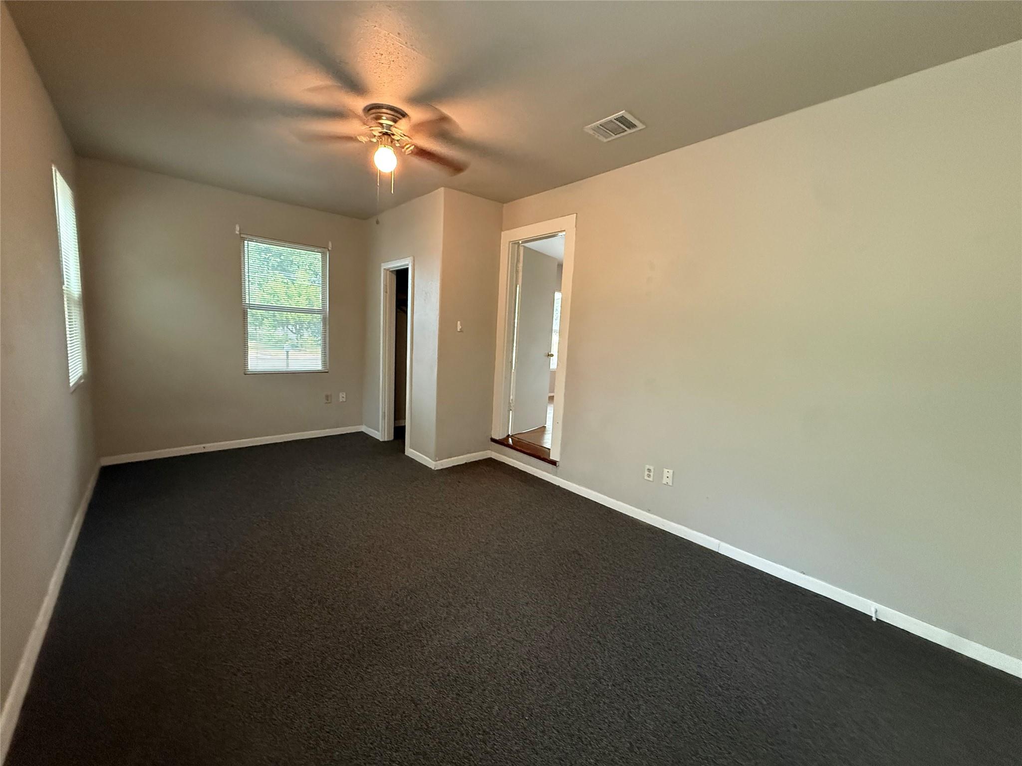 300 Mill St Property Photo 10