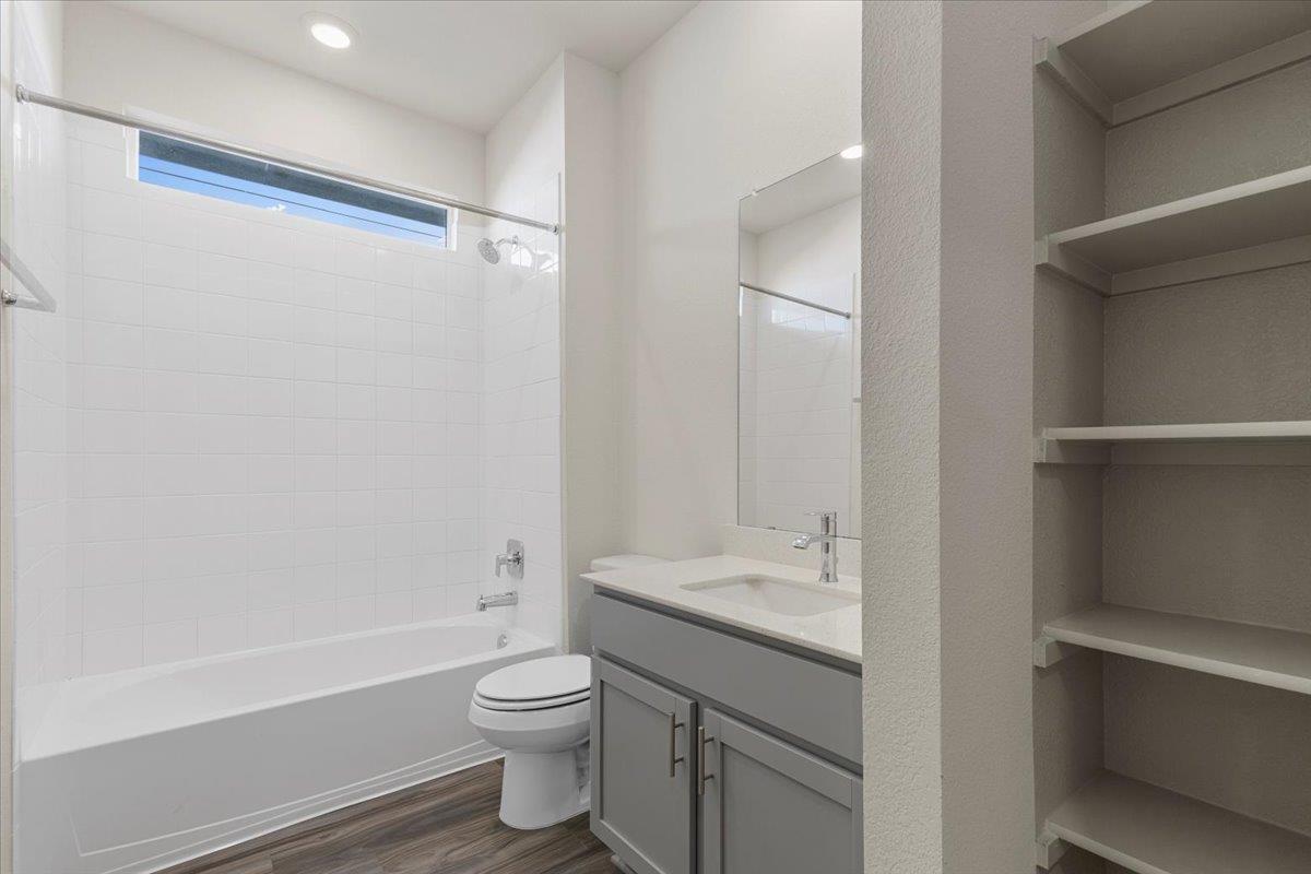 7704 Jacobean Way Property Photo 21
