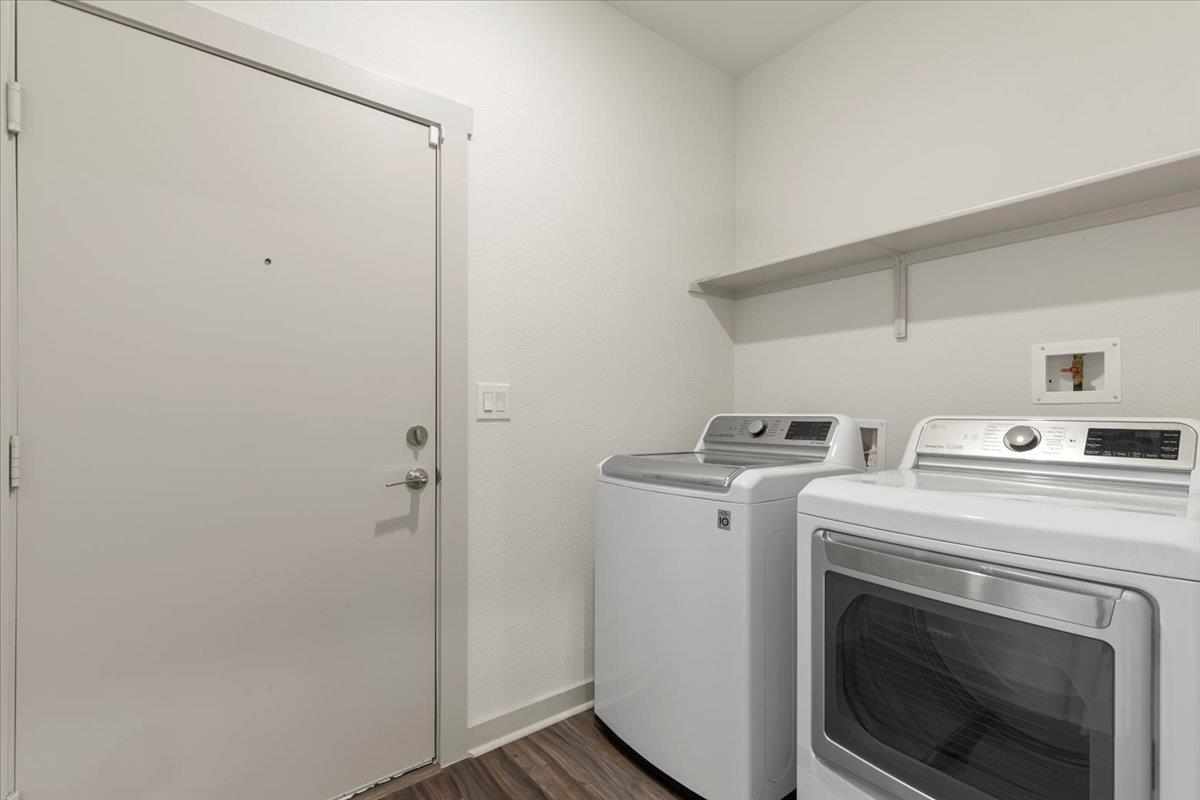 7704 Jacobean Way Property Photo 22