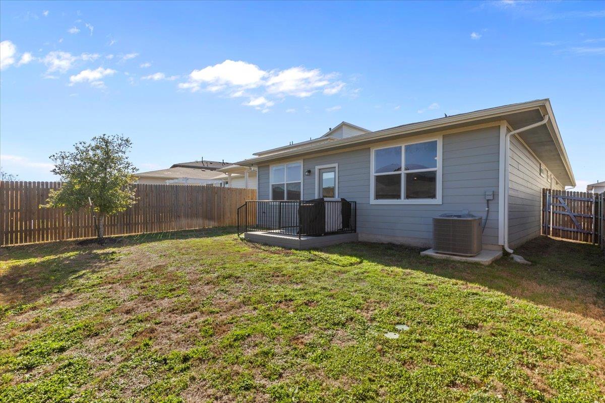 7704 Jacobean Way Property Photo 25
