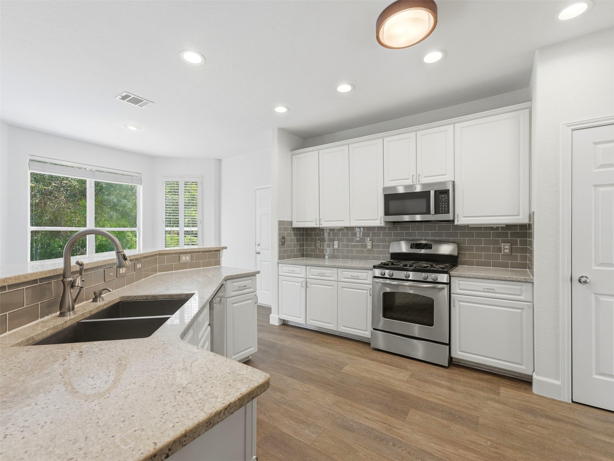 15207 Natural Spring Way Property Photo 4