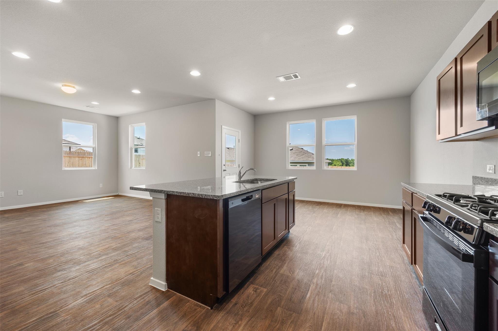 187 Haywood Mnr Property Photo 6