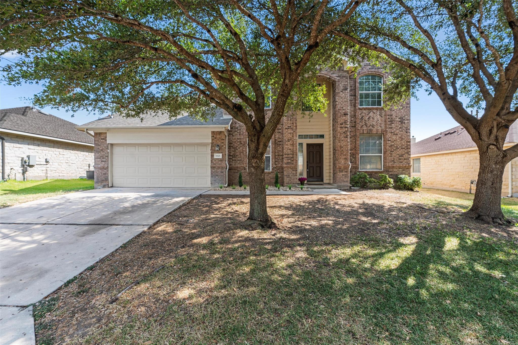 1601 Briar Hill DR Property Photo 1