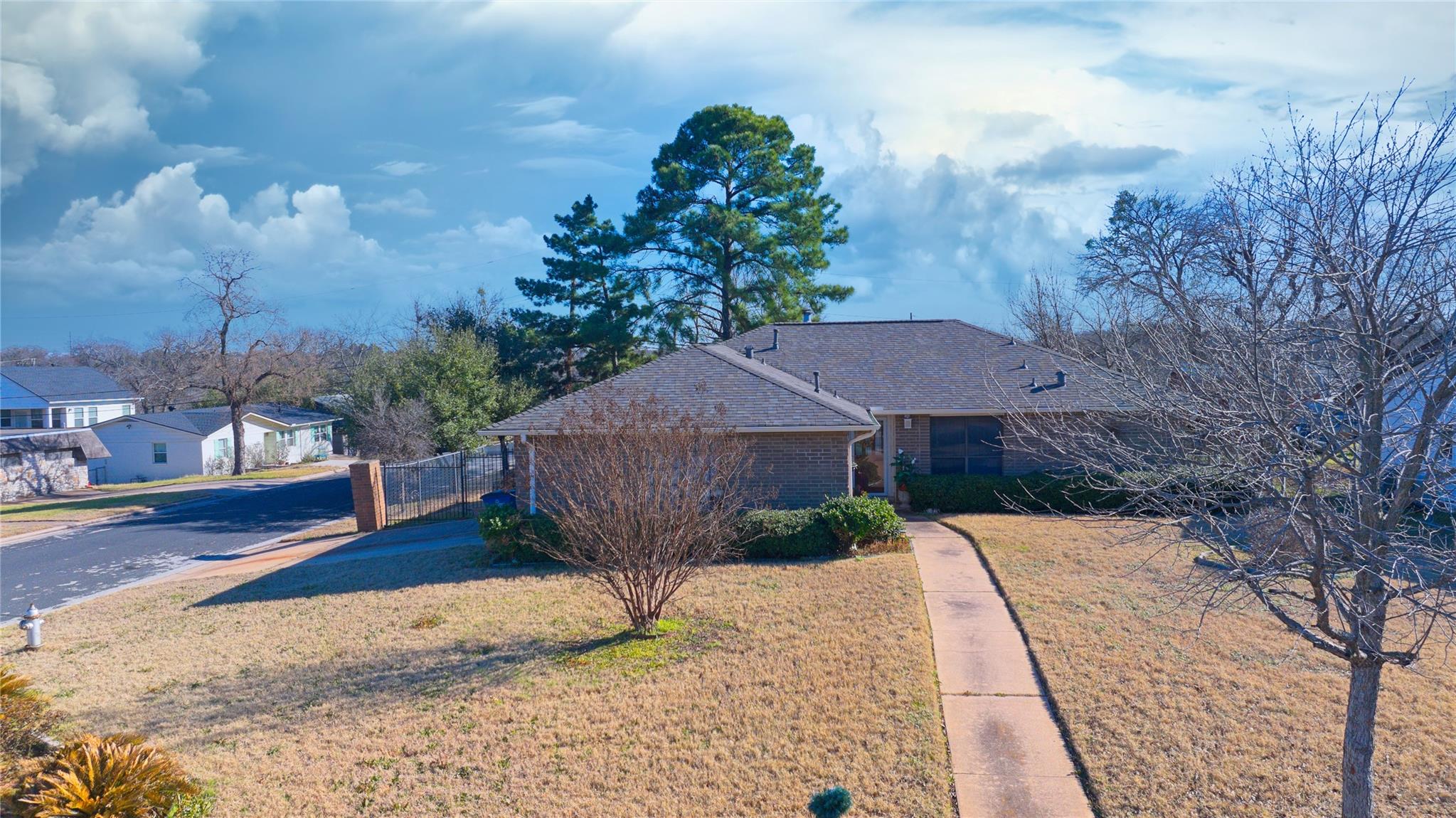 3907 Carmel Dr Property Photo