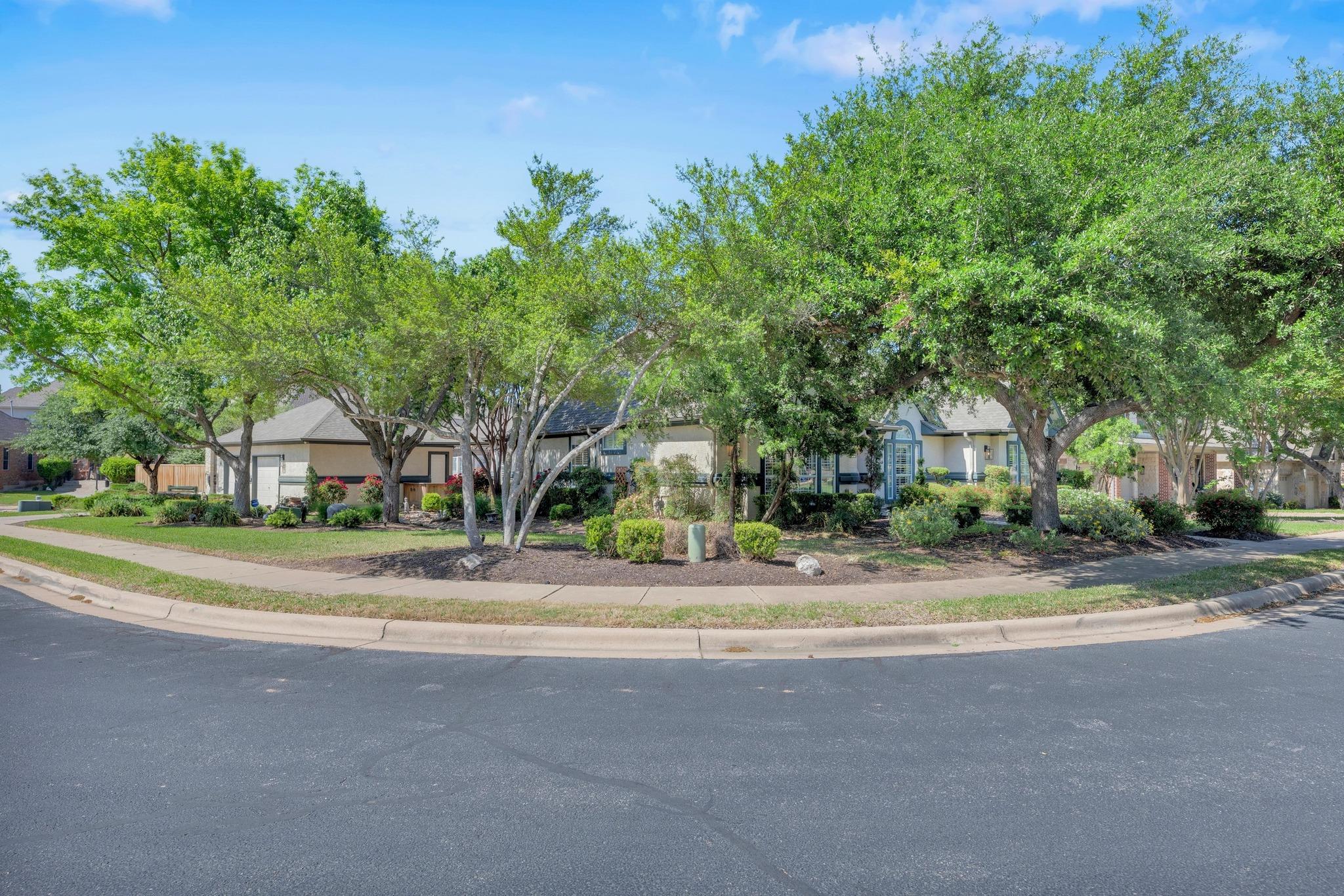 1505 Lake Forest Cv Property Photo 4