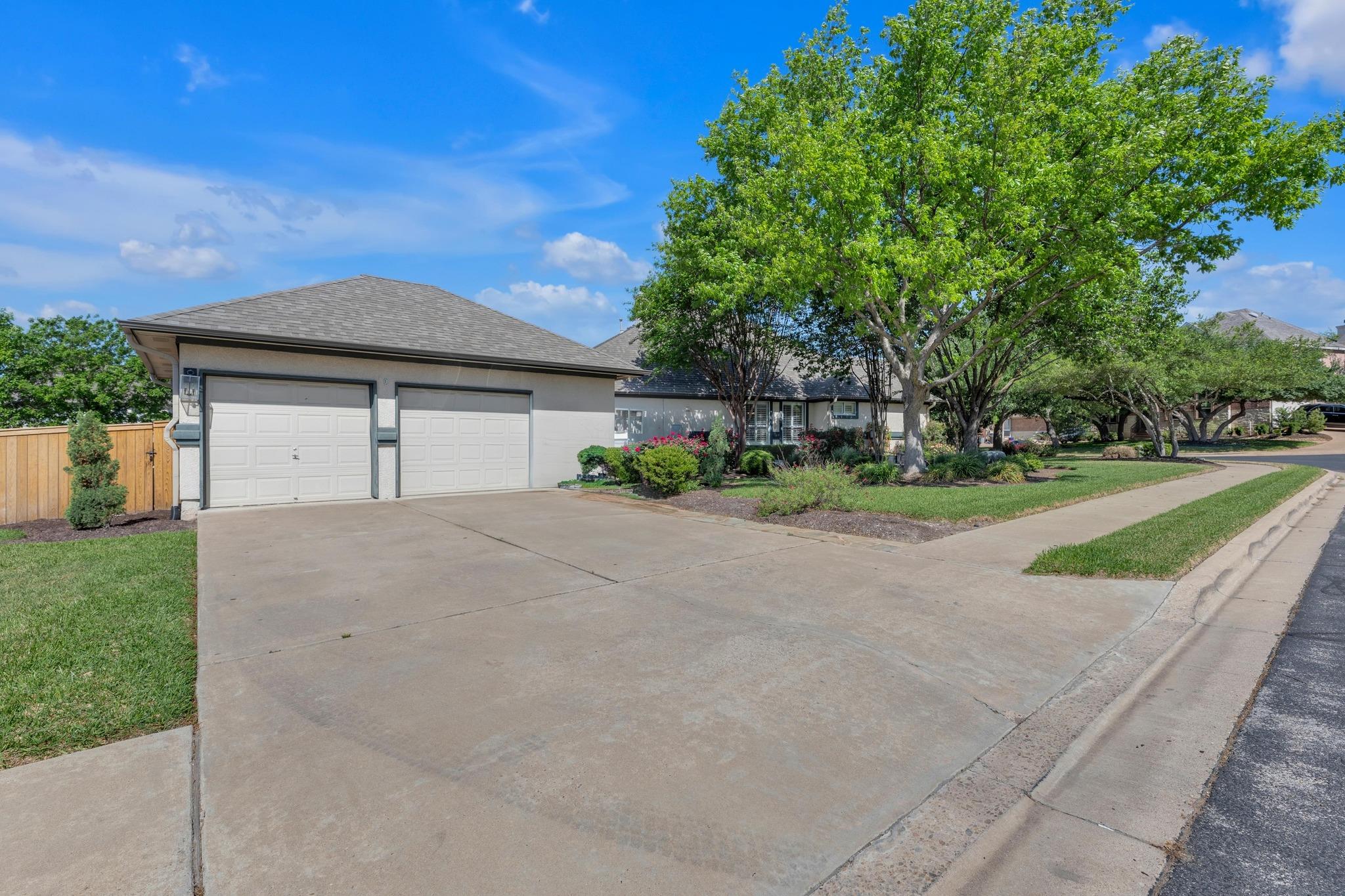 1505 Lake Forest Cv Property Photo 6