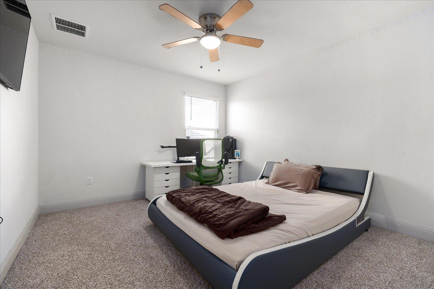 18005 Umberto Dr Property Photo 23