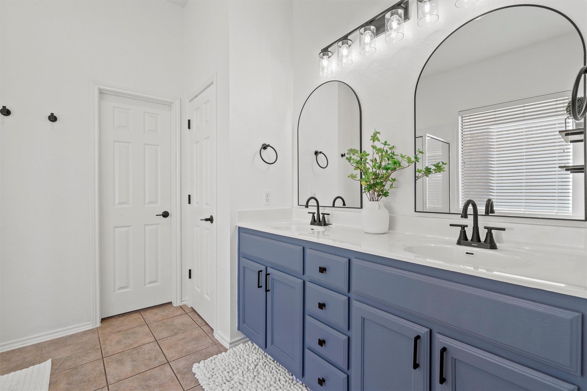 18516 Silent Water Way Property Photo 16