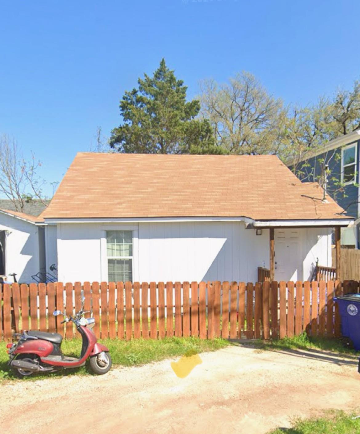 1189 Oakgrove Ave Property Photo