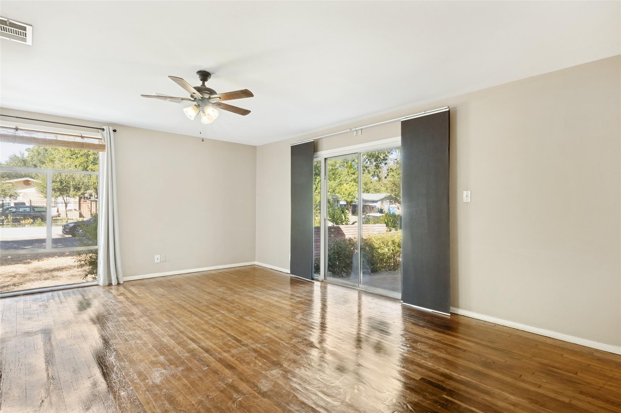 1405 Broadmoor Dr Property Photo 5
