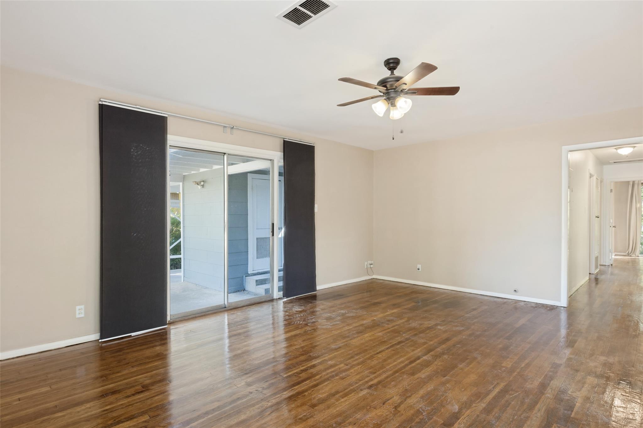1405 Broadmoor Dr Property Photo 6