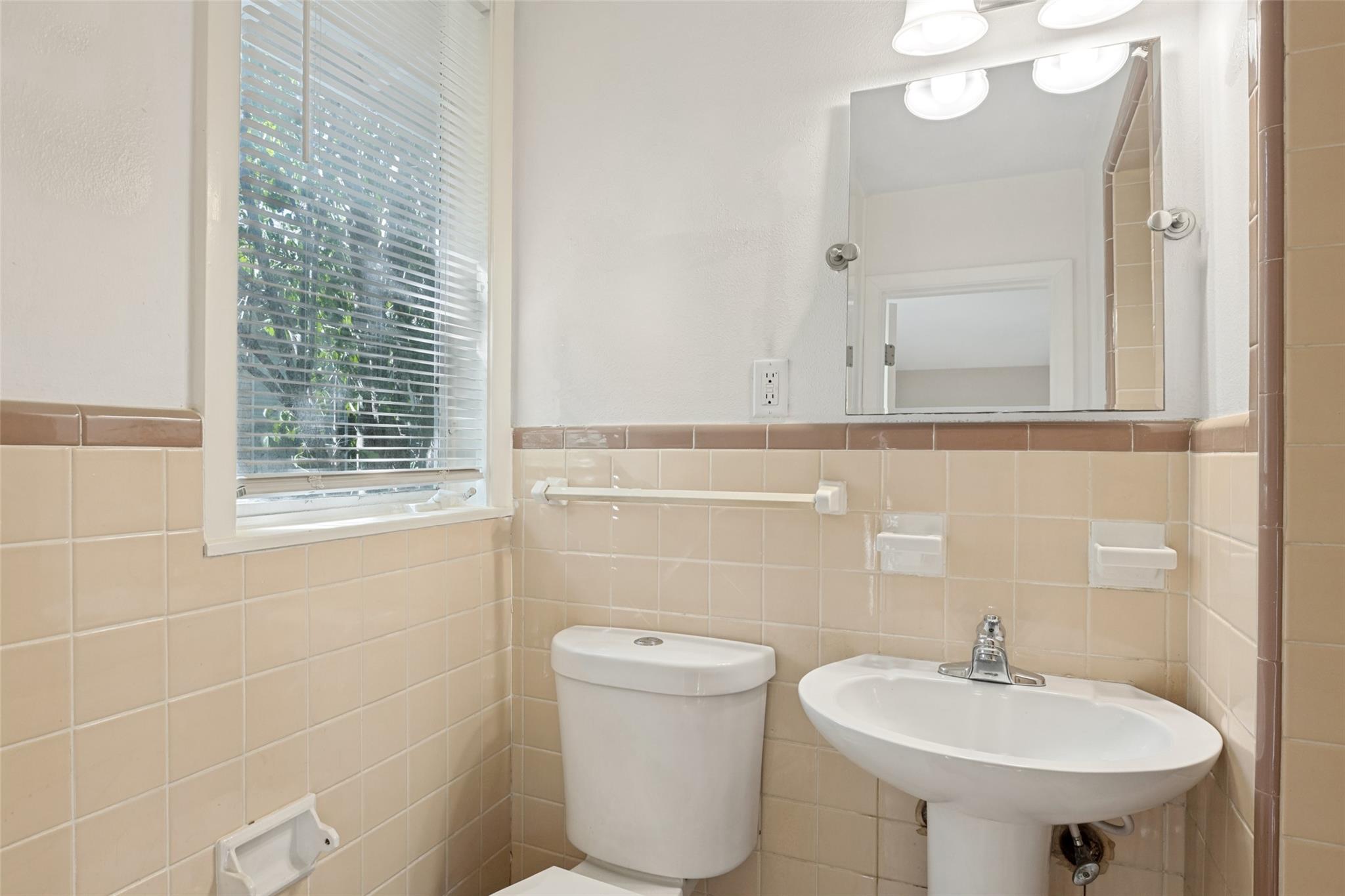 1405 Broadmoor Dr Property Photo 15