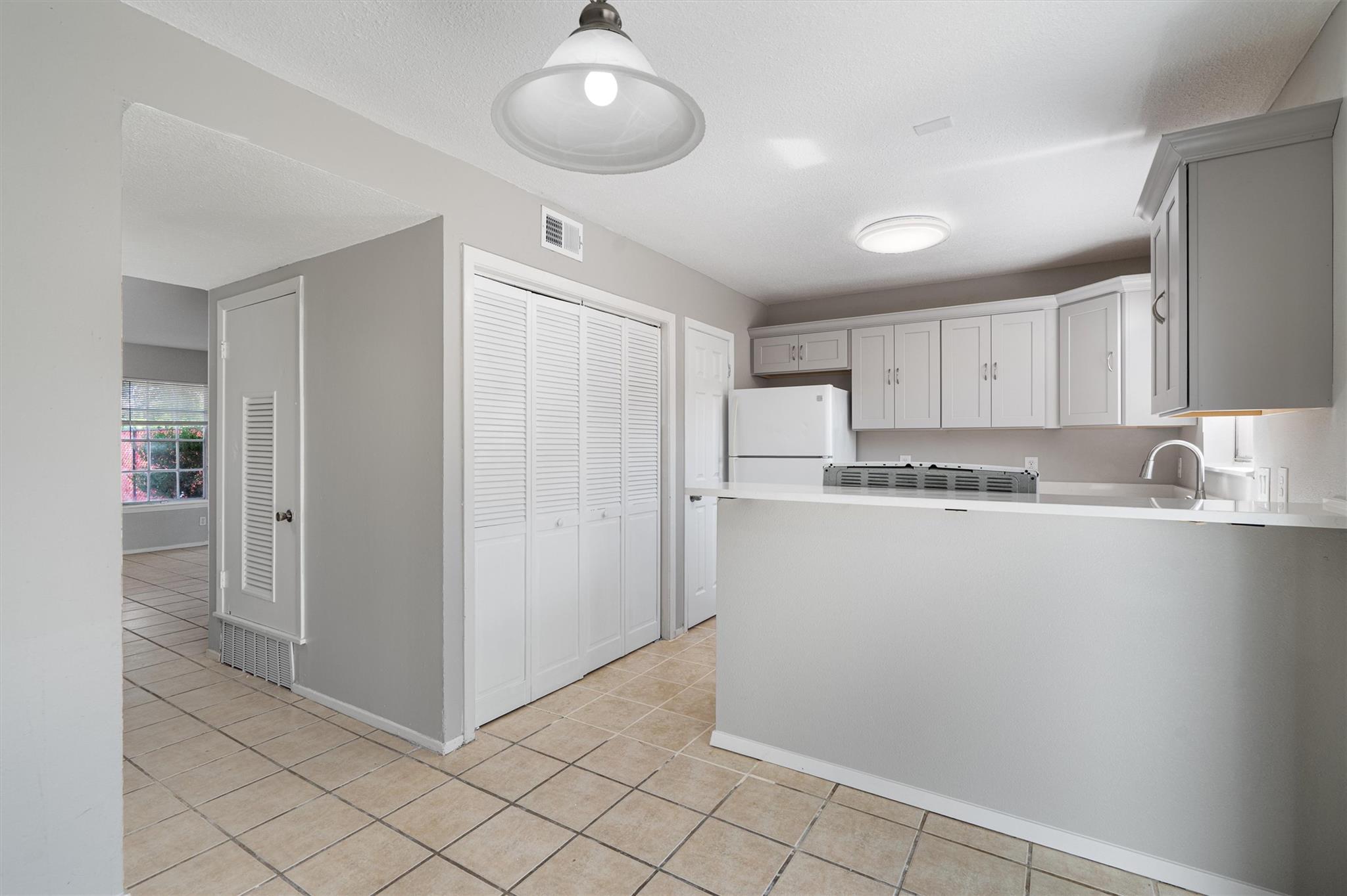 5800 Belmoor Dr #a Property Photo 10