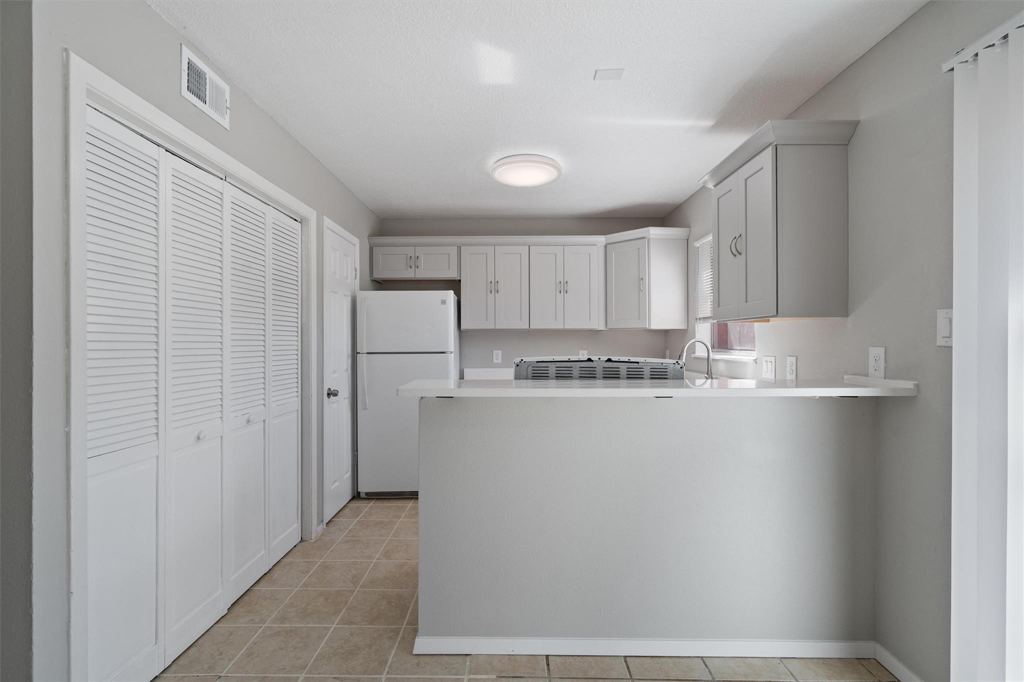 5800 Belmoor Dr #a Property Photo 11