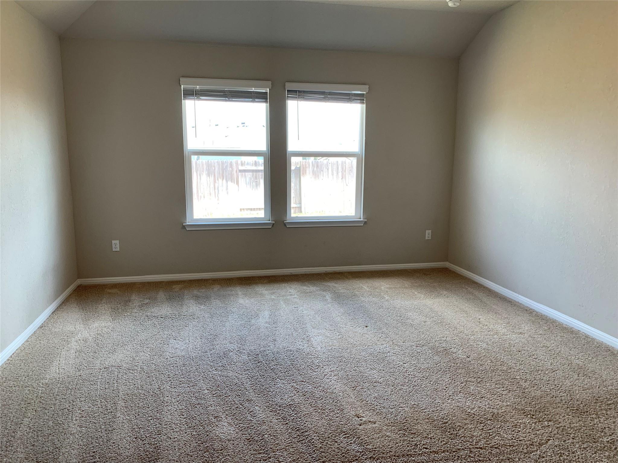 211 Hamilton Pool Ln Property Photo 9