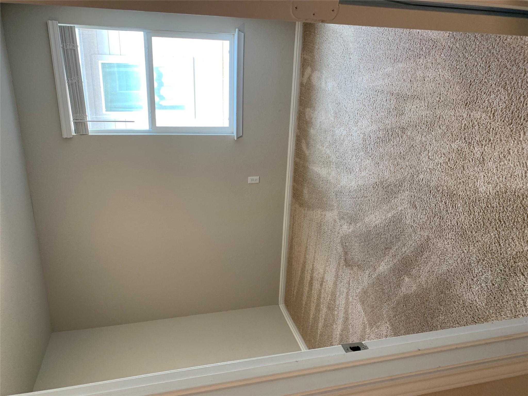 211 Hamilton Pool Ln Property Photo 15