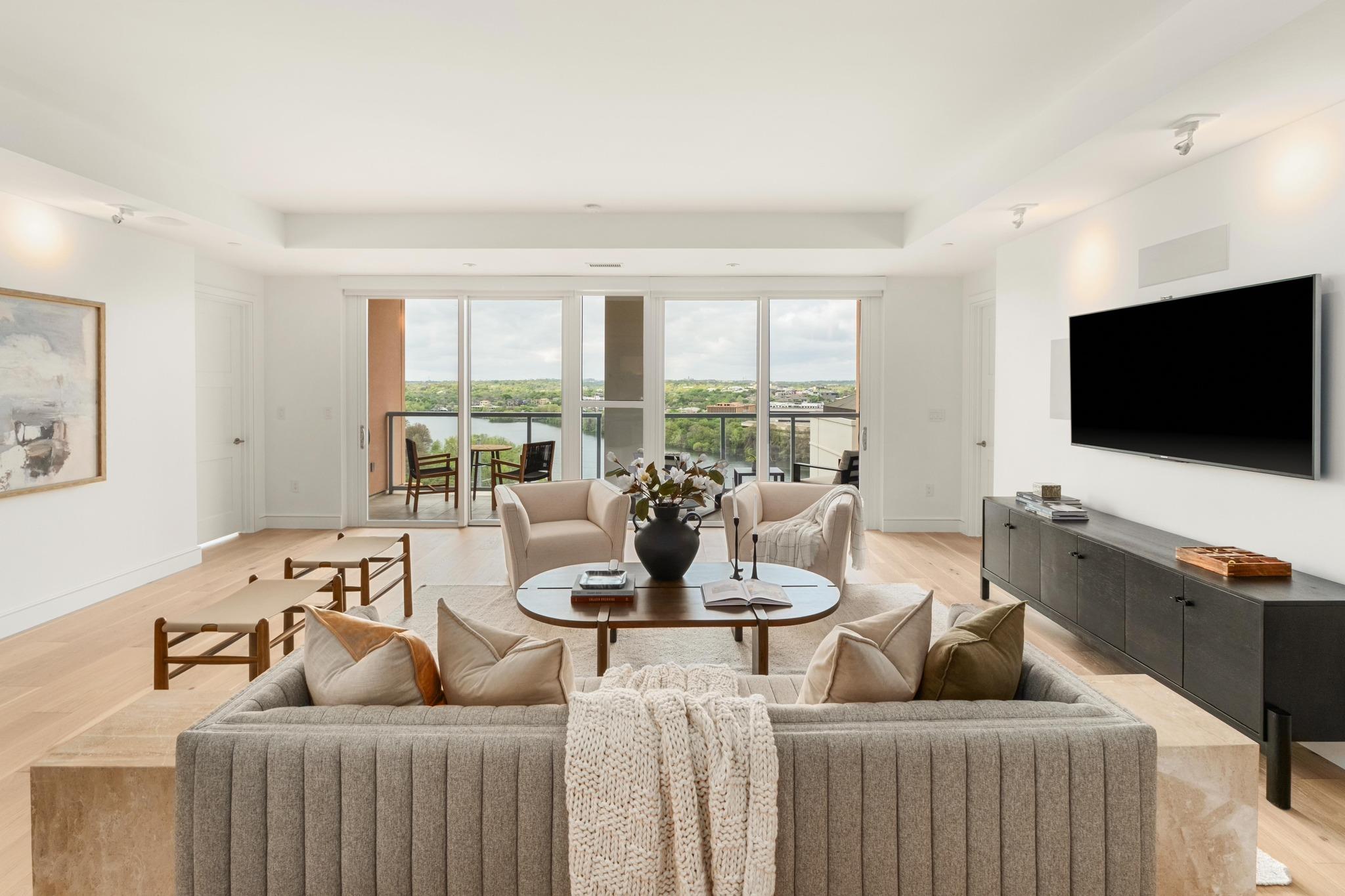 98 San Jacinto Blvd #1109 Property Photo 1
