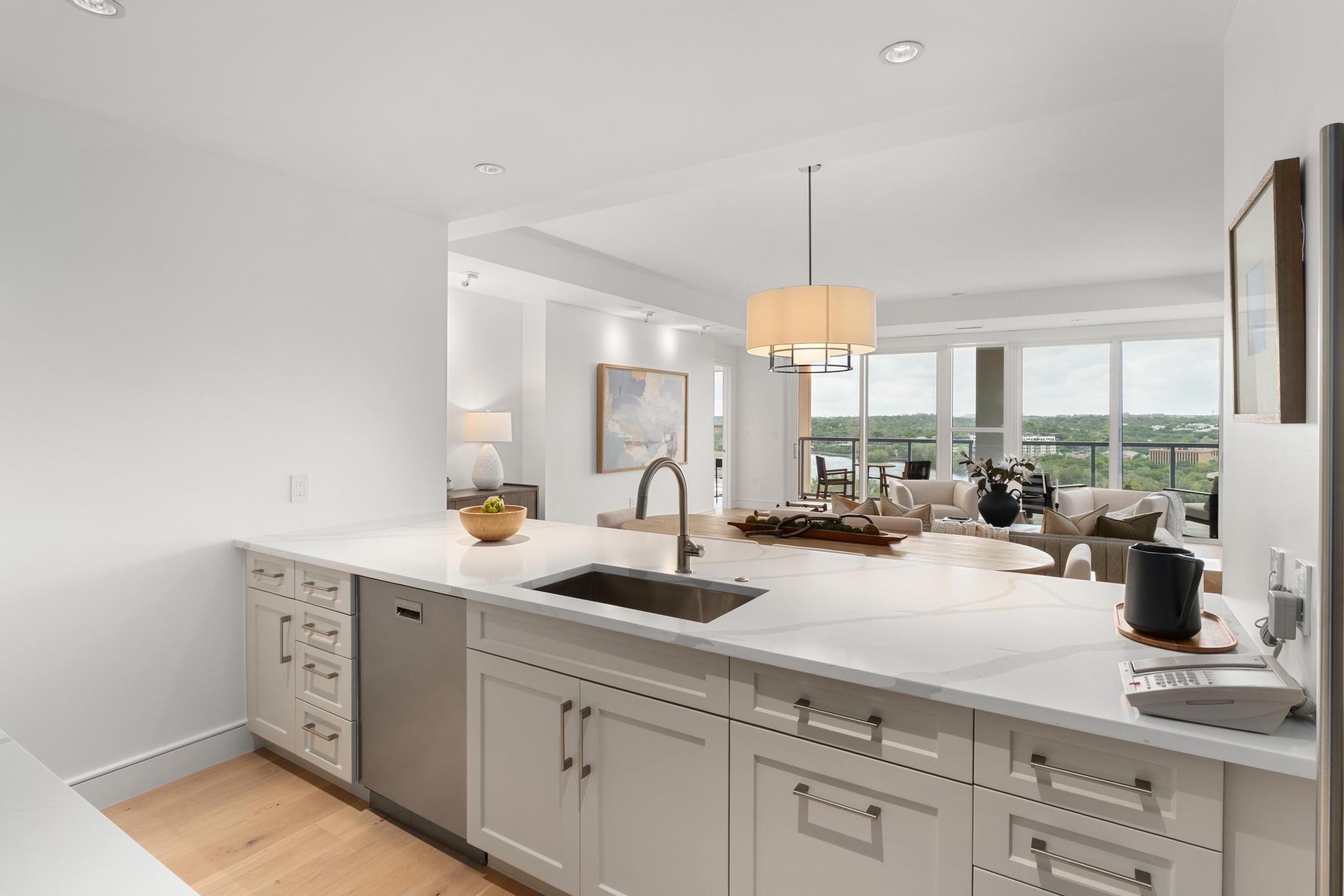 98 San Jacinto Blvd #1109 Property Photo 6