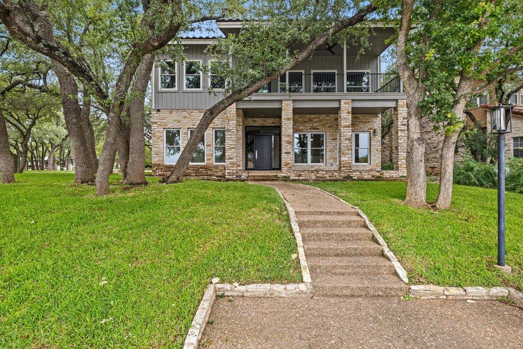 201 Crescent Blf Property Photo 1