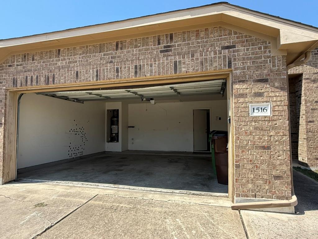 1516 Tonia Loop Property Photo 4