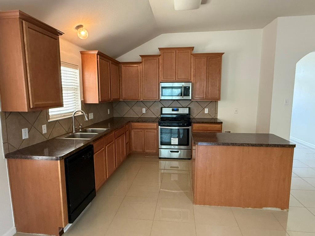1516 Tonia Loop Property Photo 5