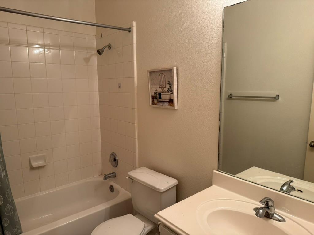 1516 Tonia Loop Property Photo 17