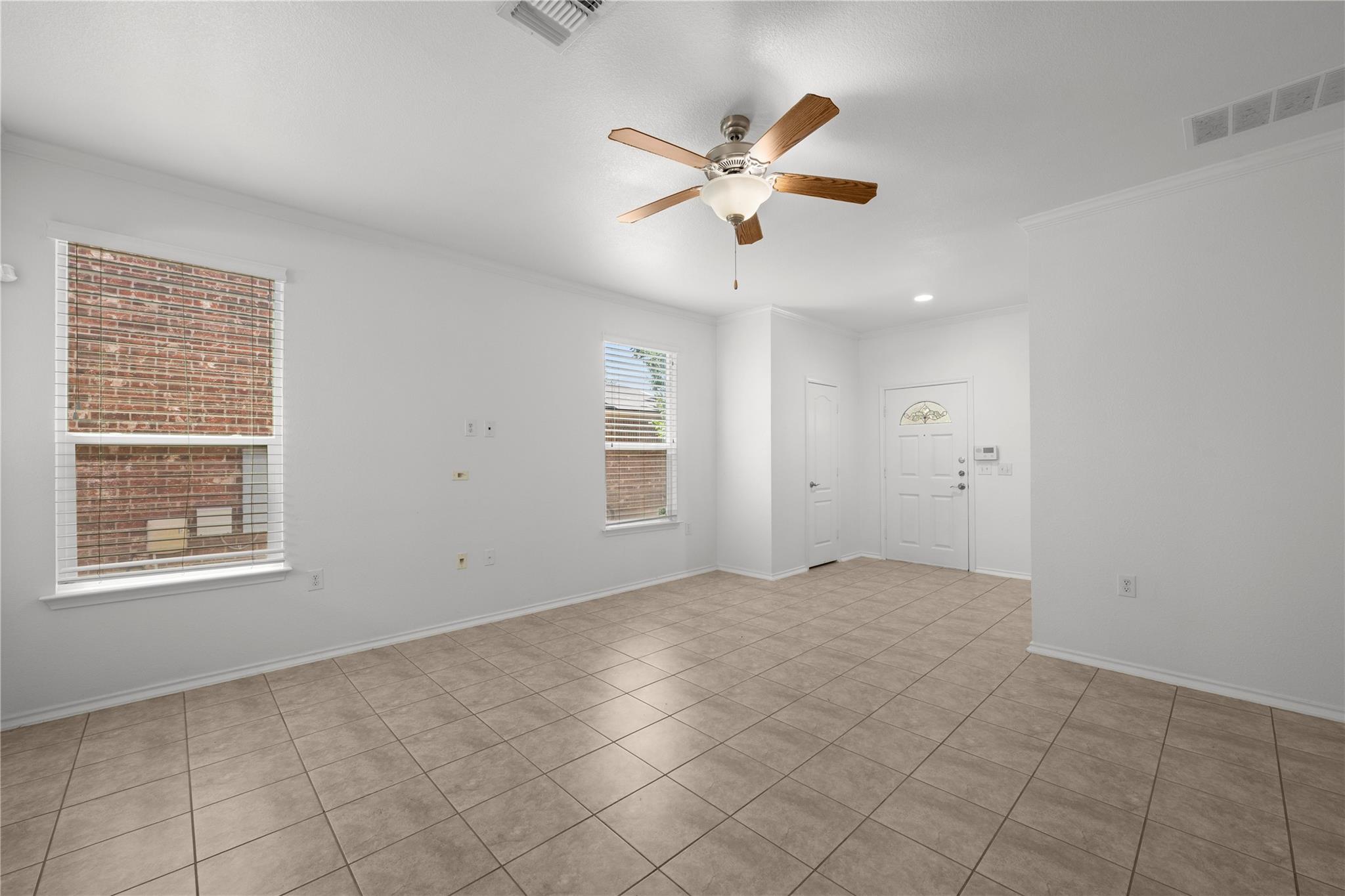 10909 Helms Deep Dr Property Photo 3